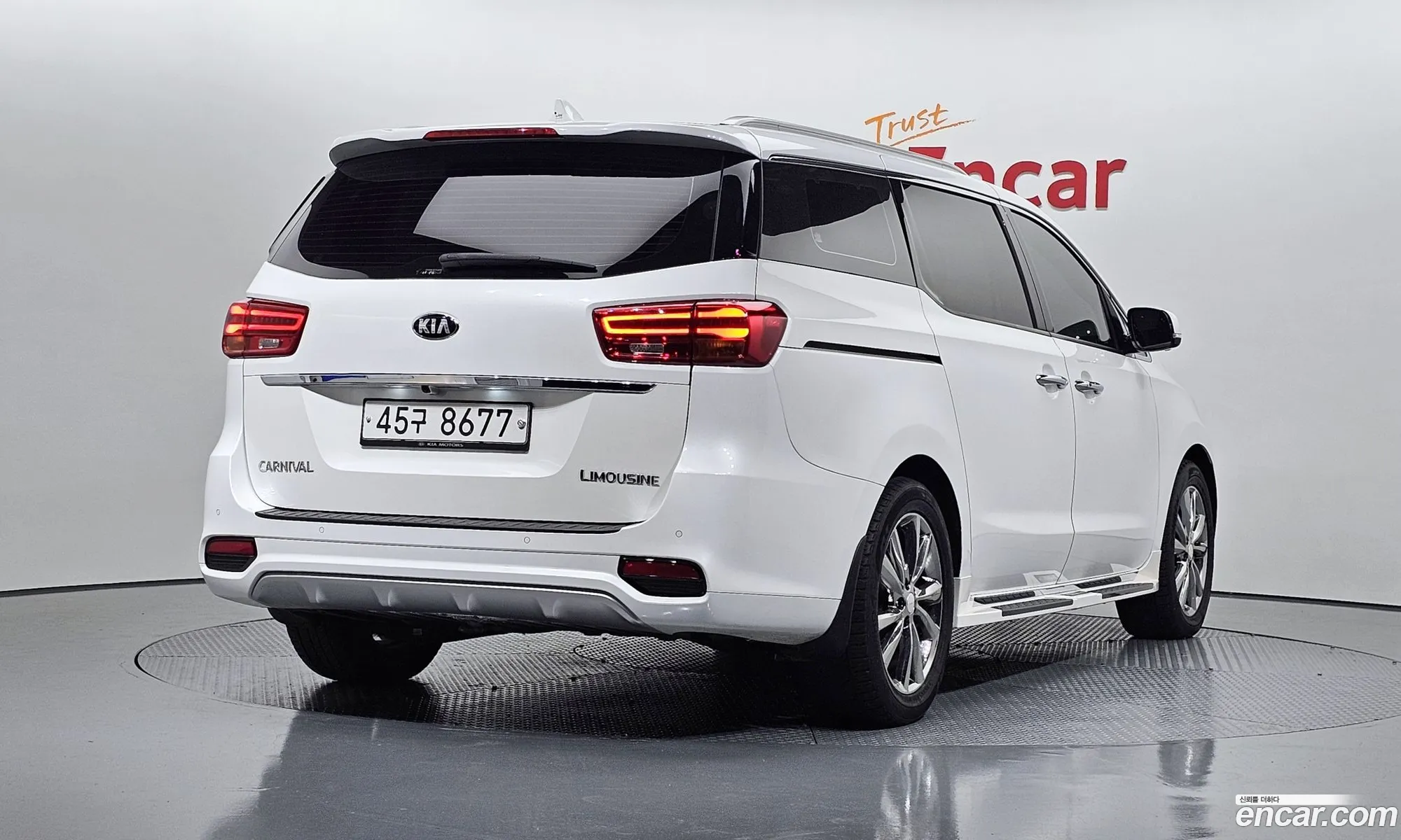 Kia Carnival Iii 7-Seater Limousine 2019 - фотография 12444848