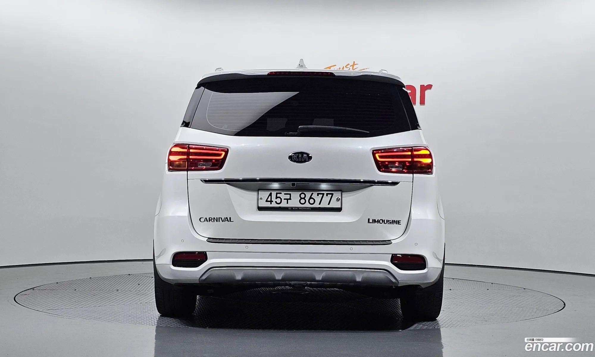 Kia Carnival Iii 7-Seater Limousine 2019 - фотография 12444850