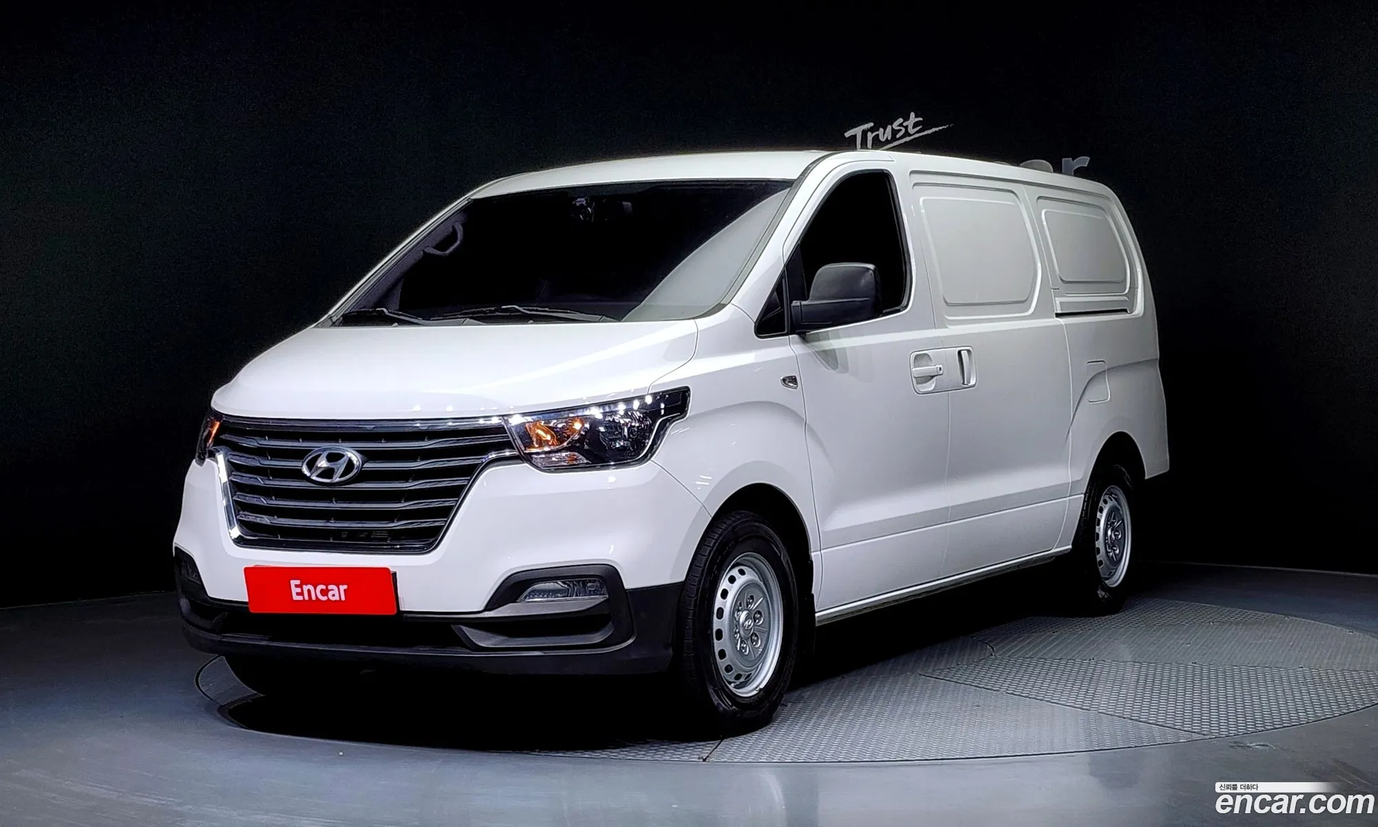 Hyundai Starex 3-Seater Van 2019 - фотография 12066266