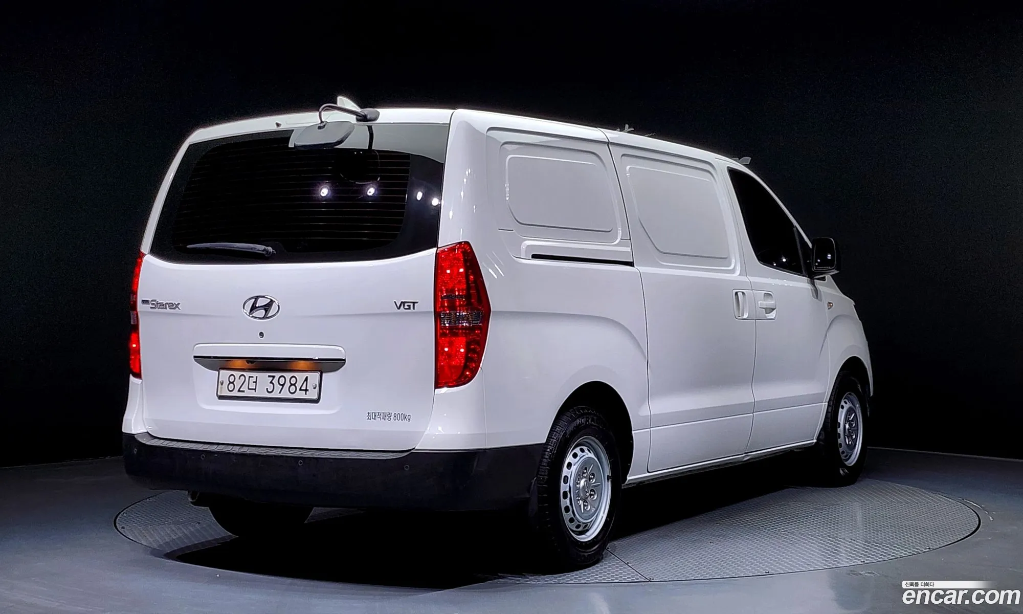 Hyundai Starex 3-Seater Van 2019 - фотография 12066267