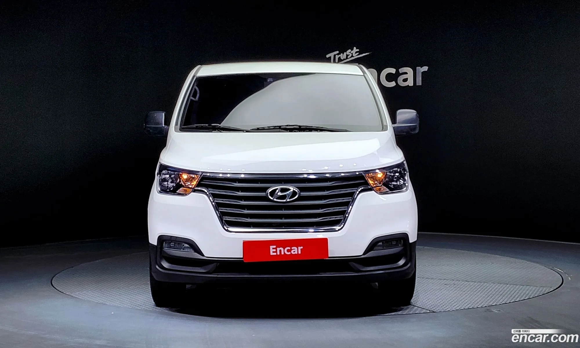 Hyundai Starex 3-Seater Van 2019 - фотография 12066268