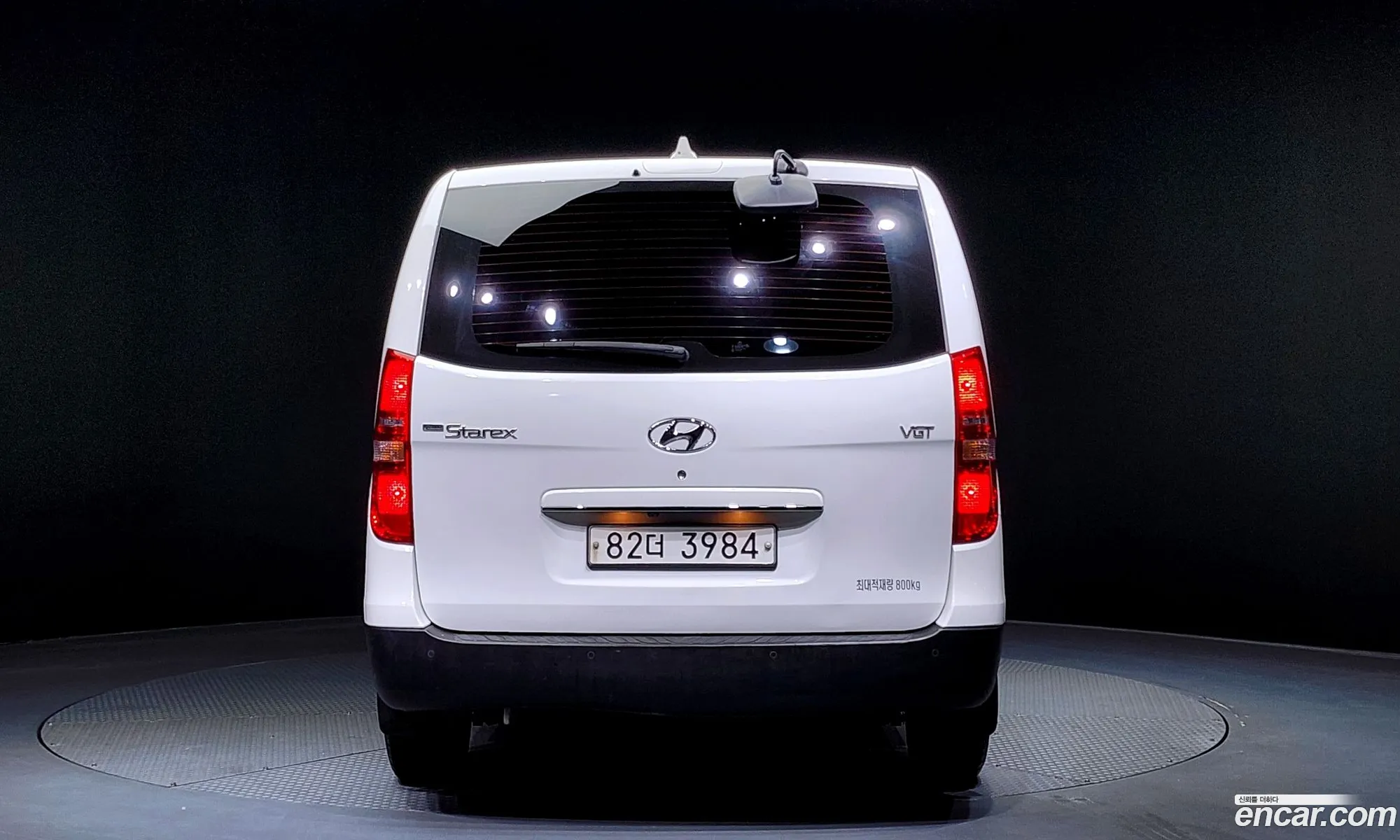 Hyundai Starex 3-Seater Van 2019 - фотография 12066269