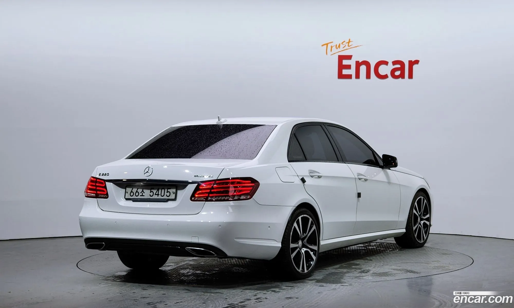 Mercedes-Benz E-Klasse E220 Bluetec Avant Garde Sports 2016 - фотография 12959912