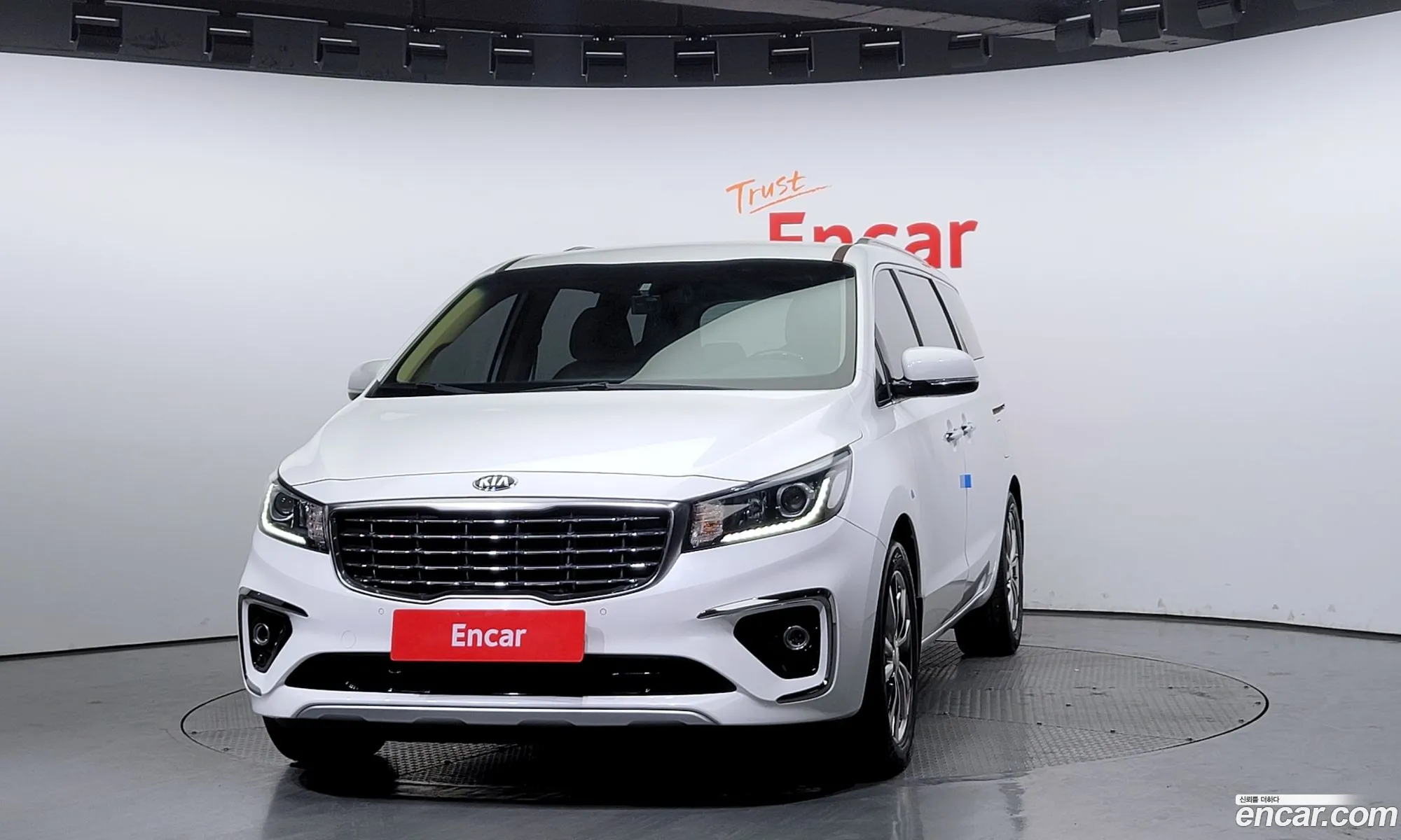 Kia Carnival 9-Seater Prestige 2020 - фотография 11823612