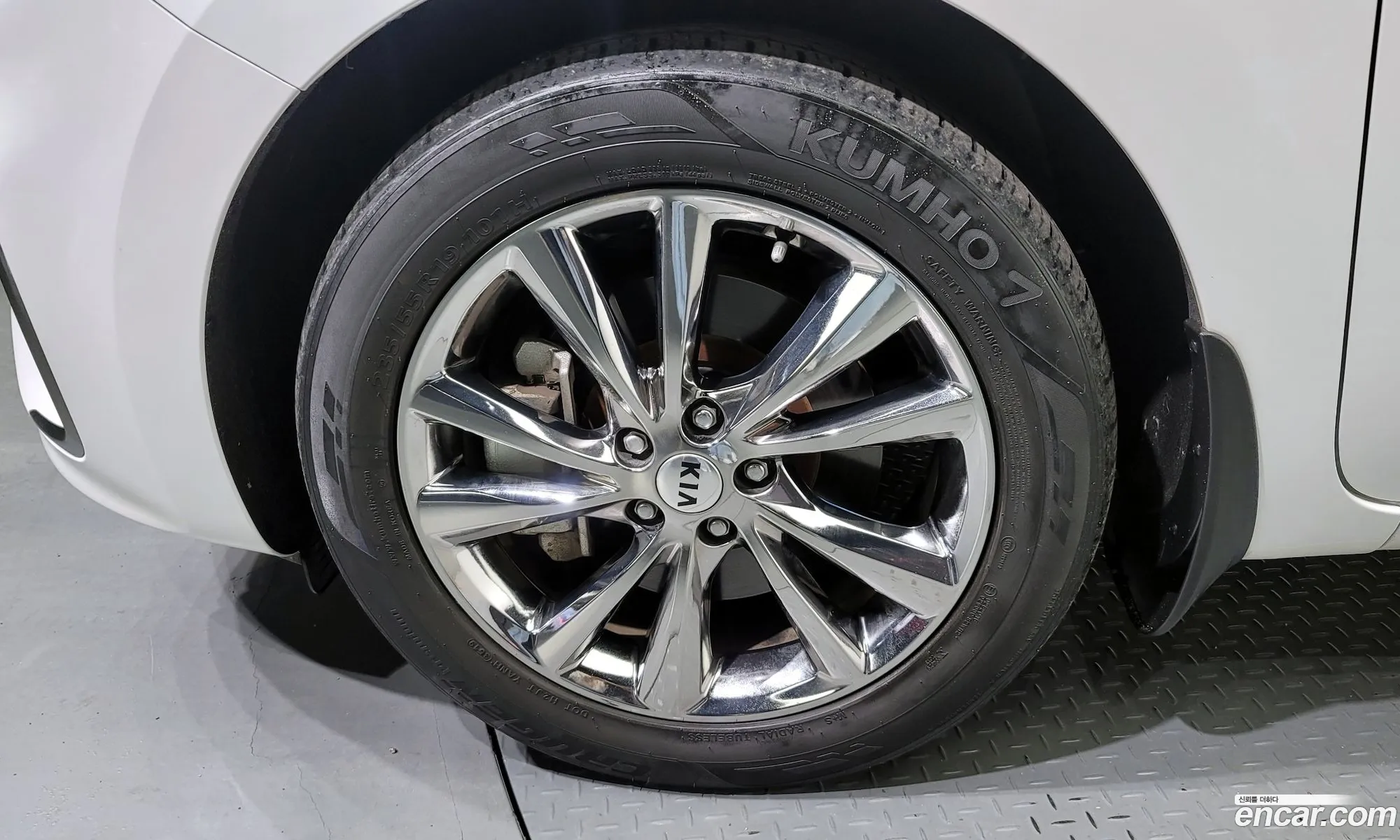 Kia Carnival 9-Seater Prestige 2020 - фотография 11823614