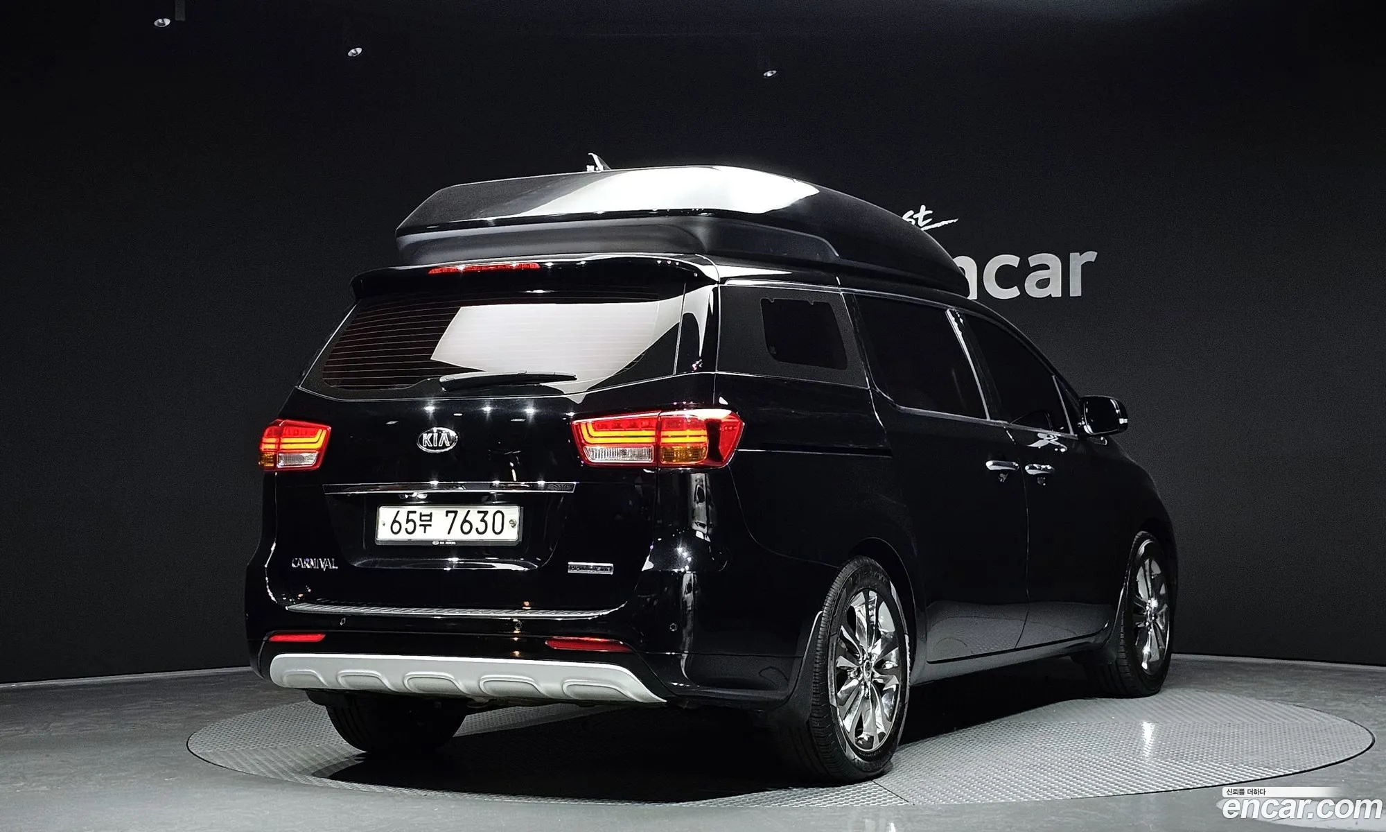 Kia Carnival 9-Seater High Limousine 2017 - фотография 18734532