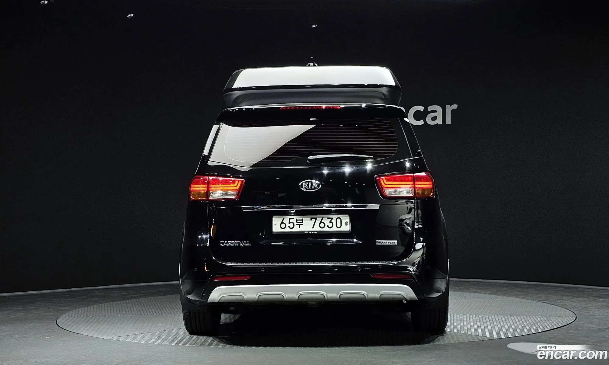 Kia Carnival 9-Seater High Limousine 2017 - фотография 18734534