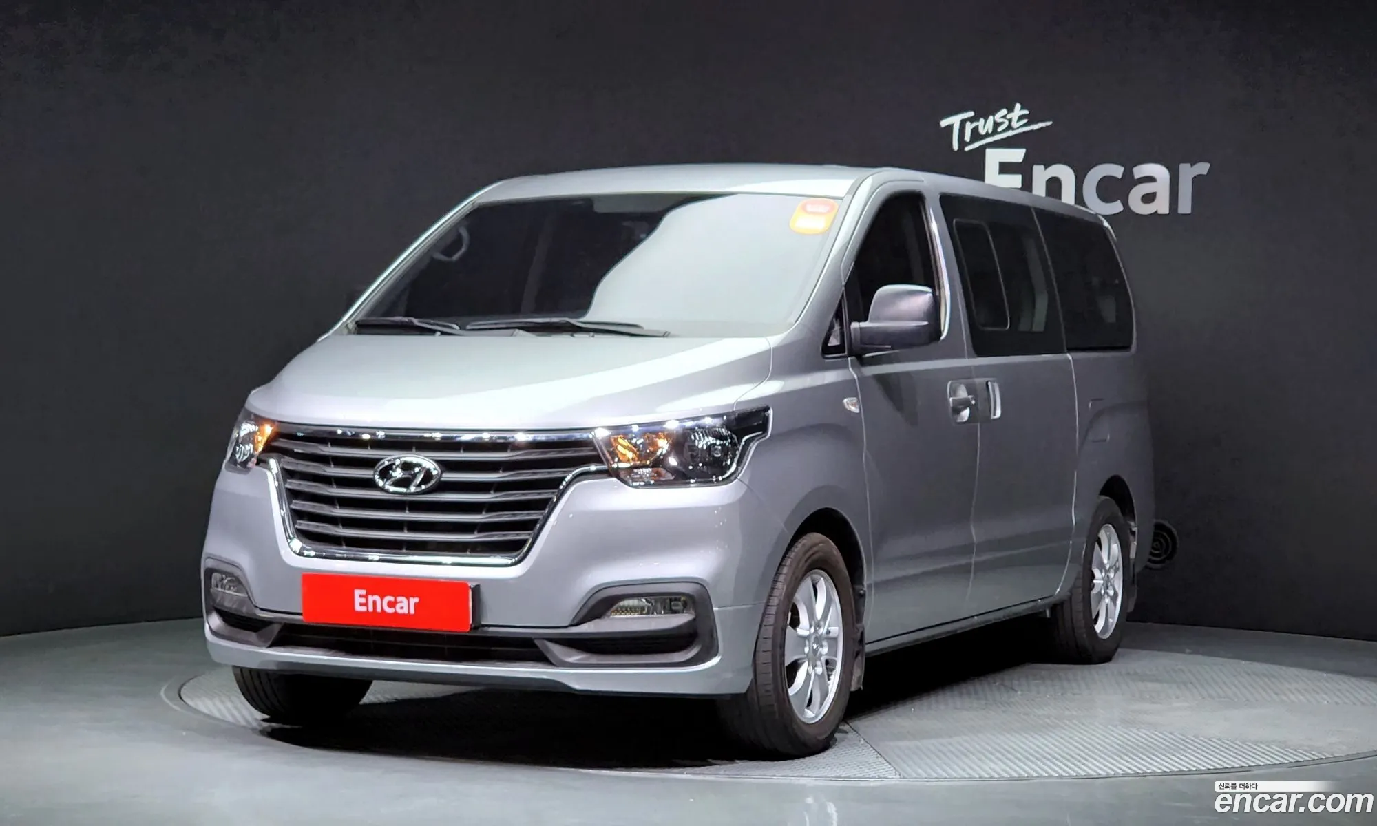 Hyundai Starex Wagon 12-Seater 2019 - фотография 15901535