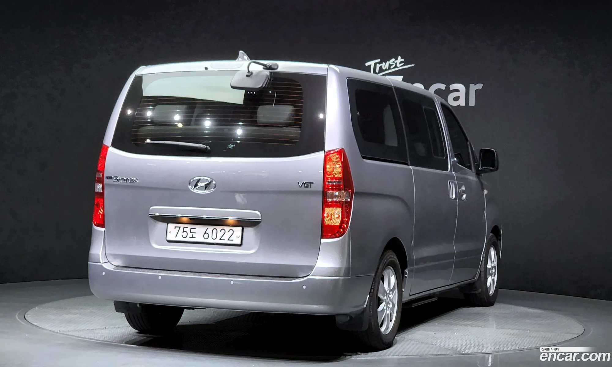Hyundai Starex Wagon 12-Seater 2019 - фотография 15901536