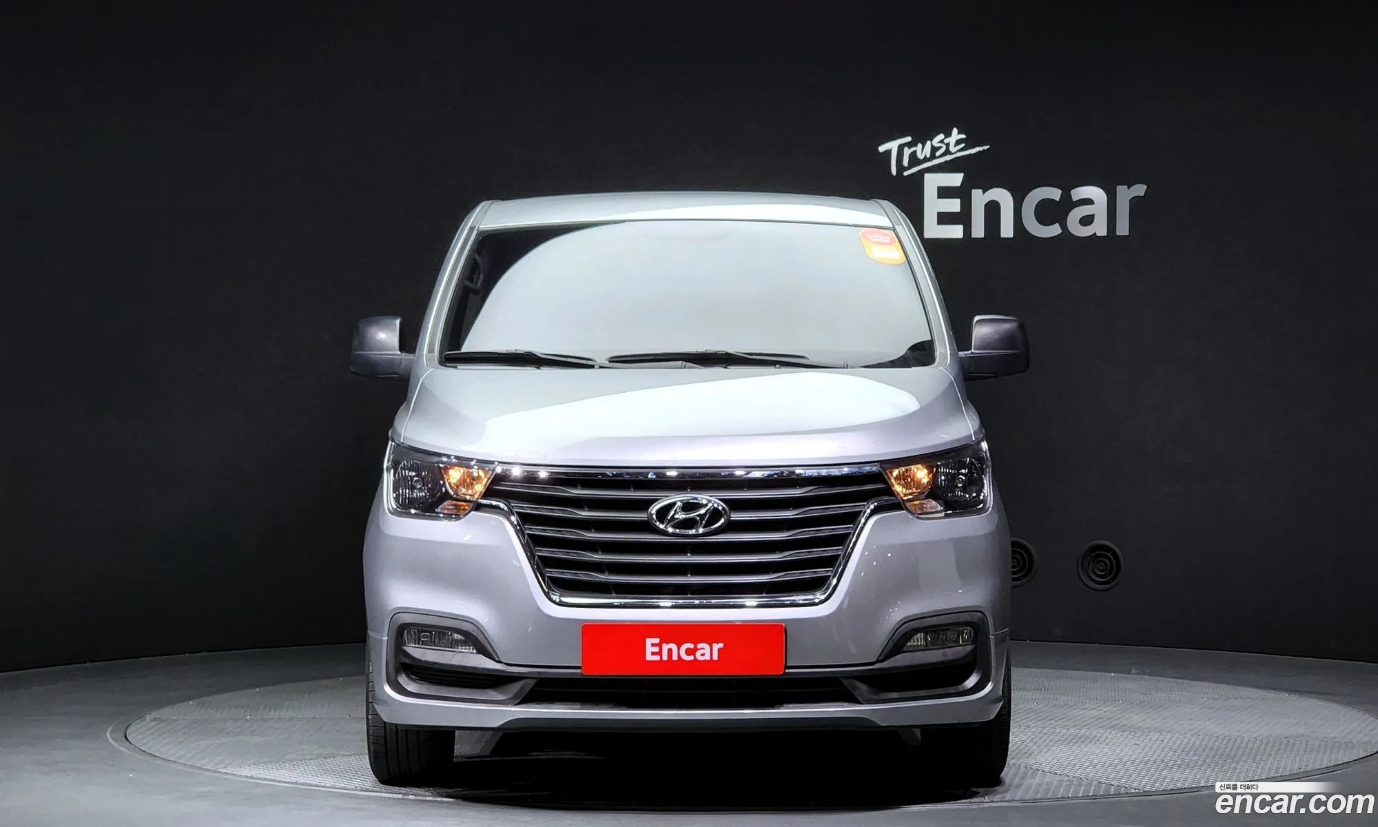 Hyundai Starex Wagon 12-Seater 2019 - фотография 15901537