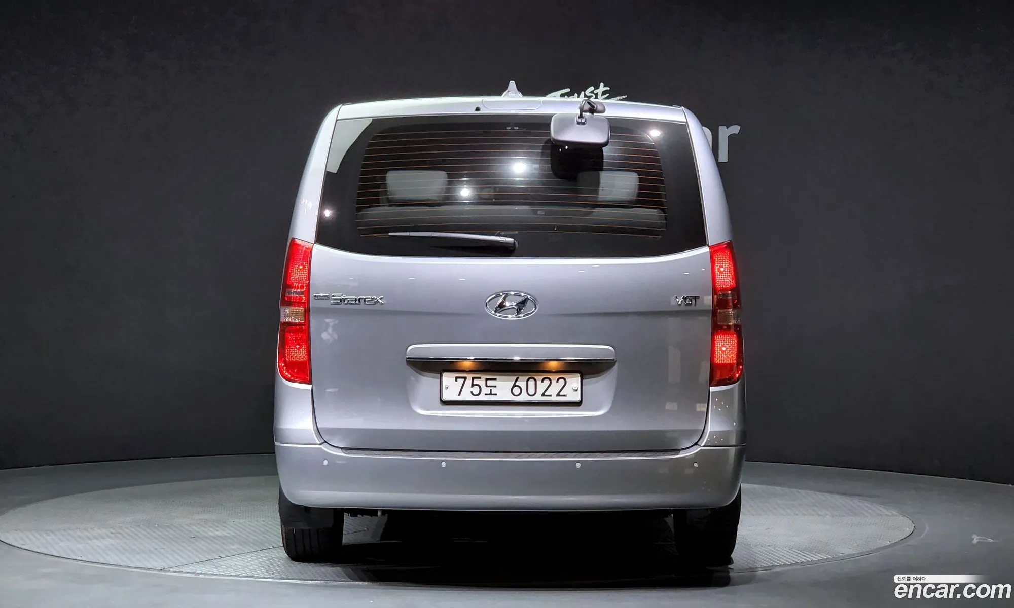 Hyundai Starex Wagon 12-Seater 2019 - фотография 15901538