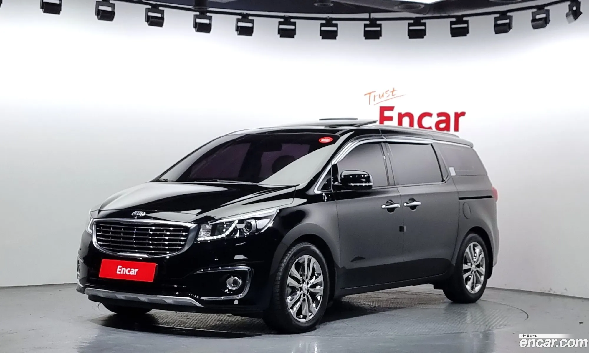 Kia Carnival 9-Seater Prestige 2018 - фотография 12767983