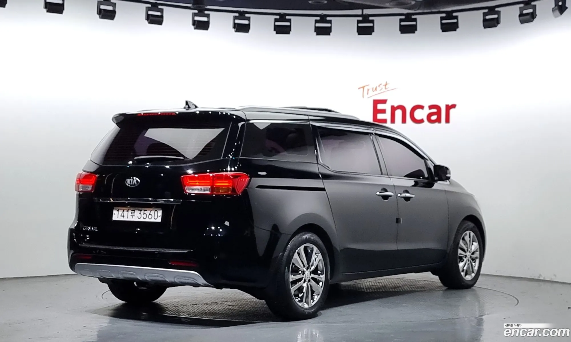 Kia Carnival 9-Seater Prestige 2018 - фотография 12767984
