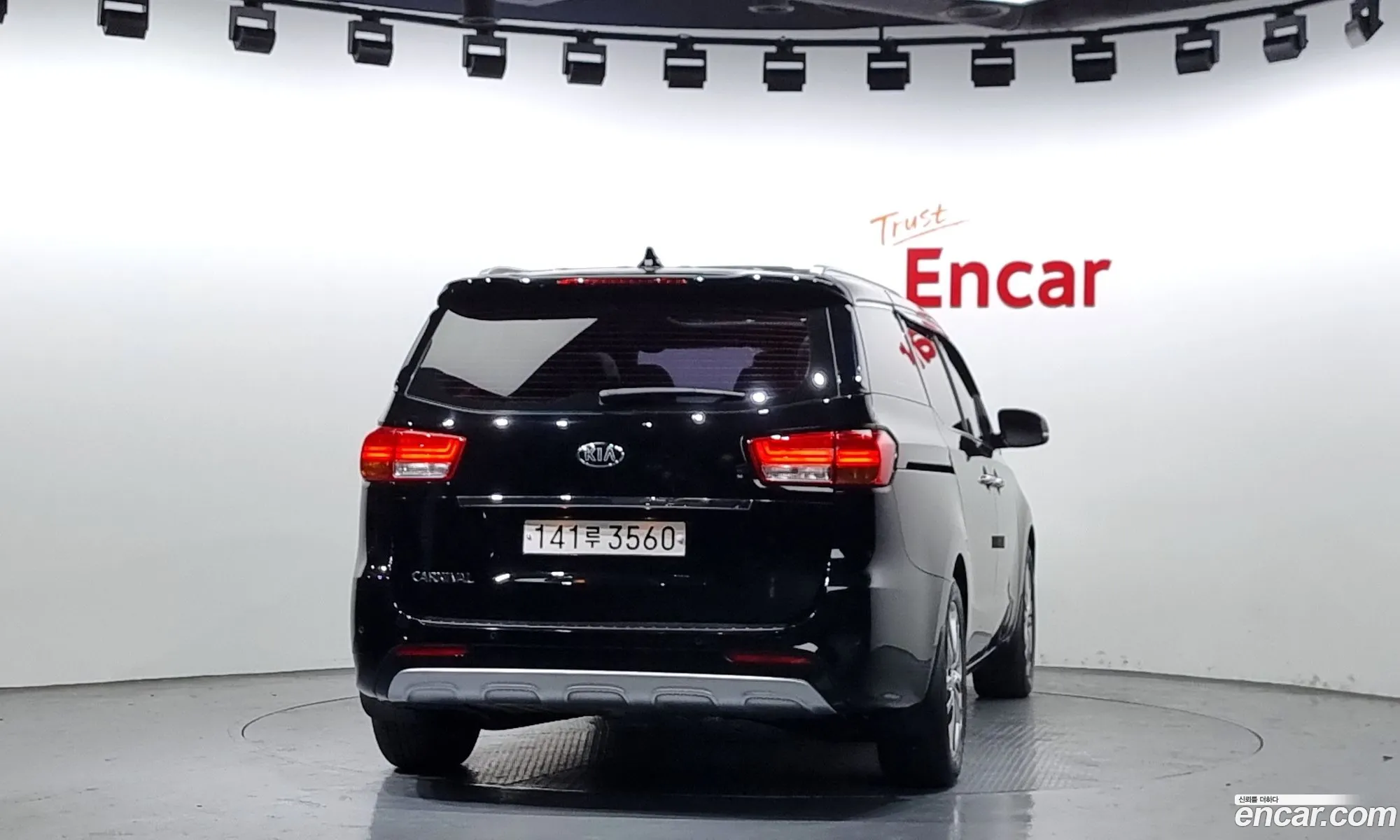 Kia Carnival 9-Seater Prestige 2018 - фотография 12767986