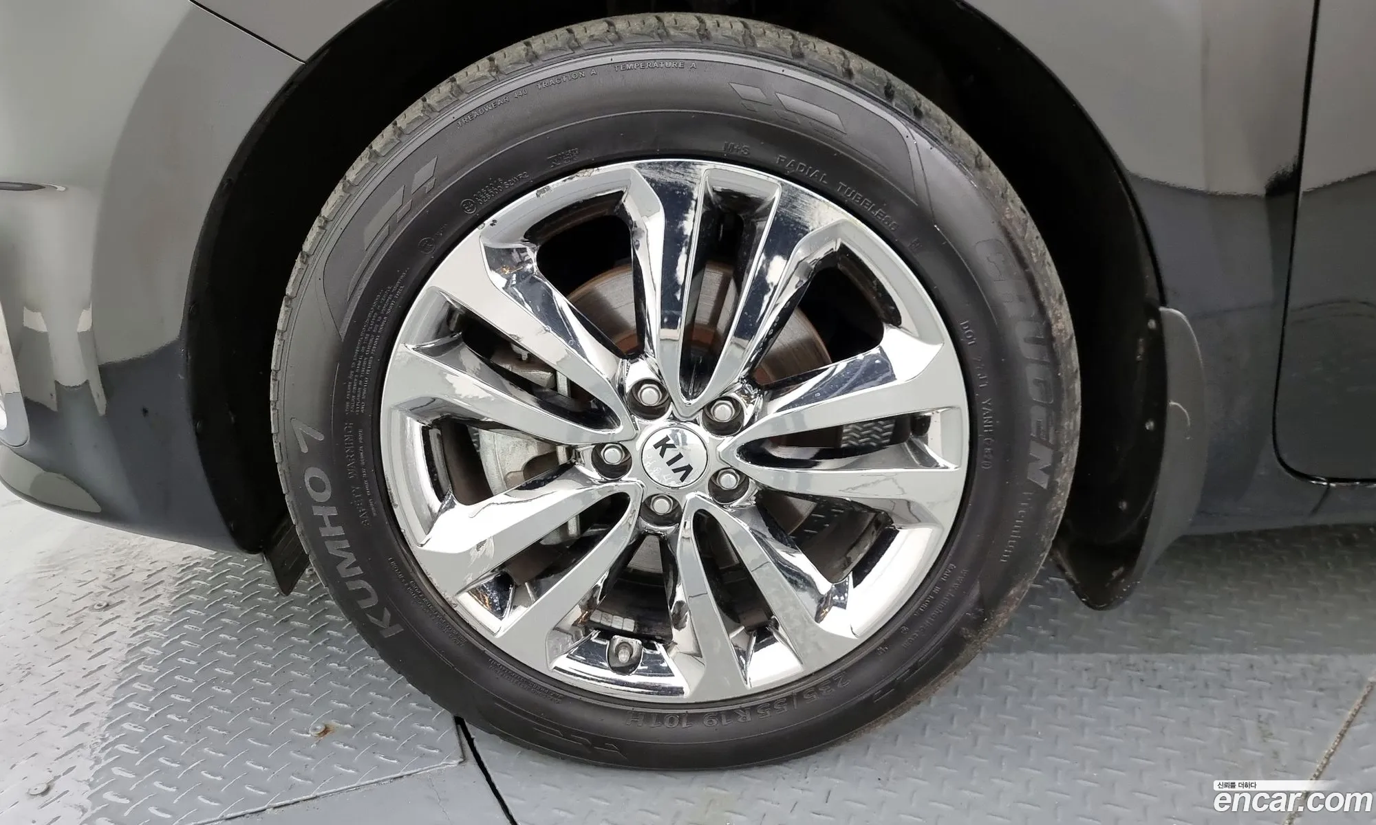 Kia Carnival 9-Seater Prestige 2018 - фотография 12767987
