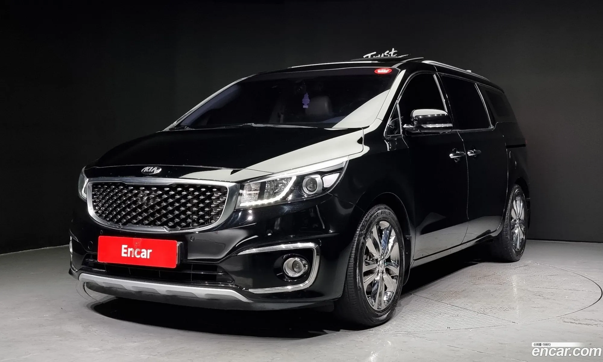 Kia All New Carnival 7-Seater Limousine Magic Space - фотография 17308819