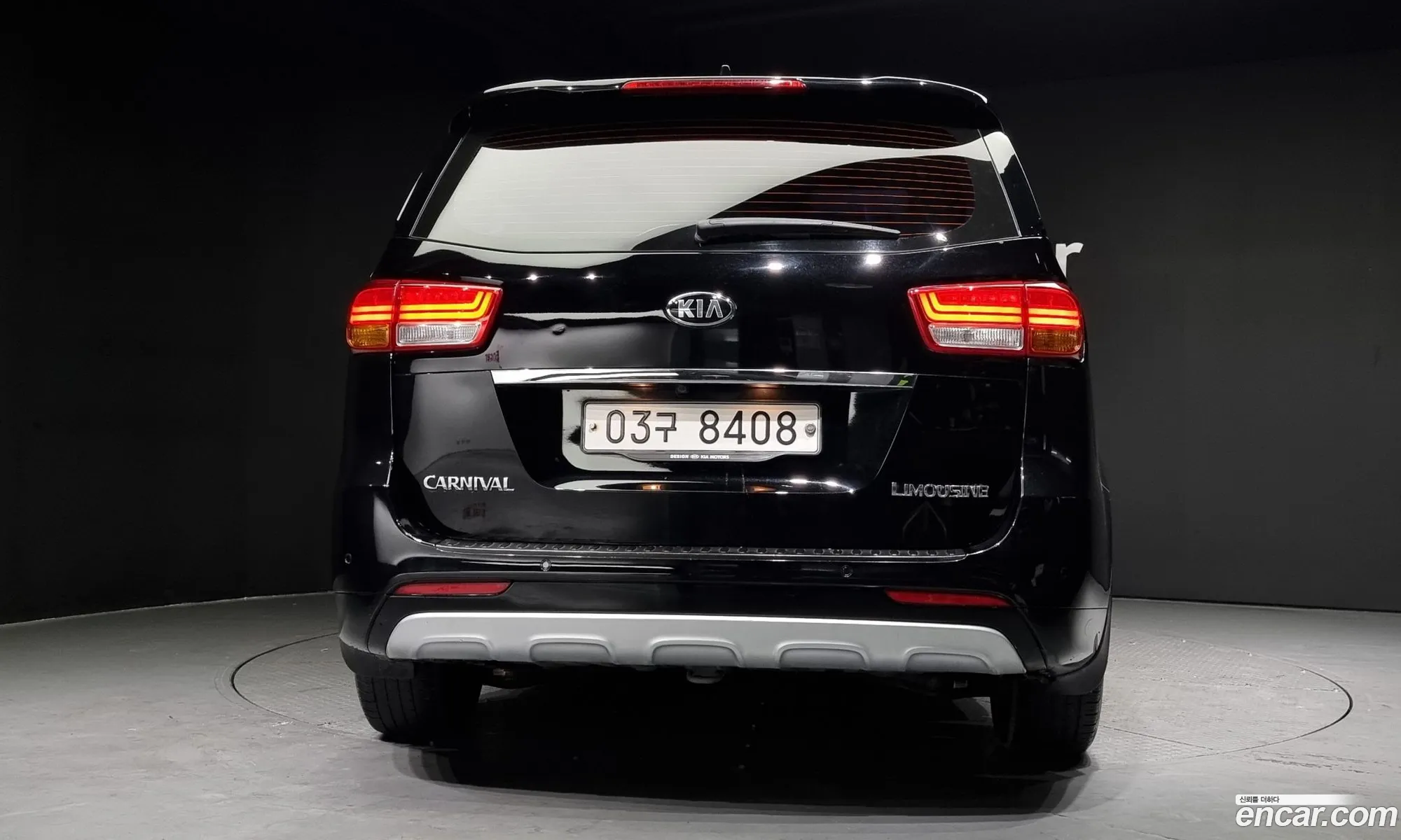 Kia All New Carnival 7-Seater Limousine Magic Space - фотография 17308824