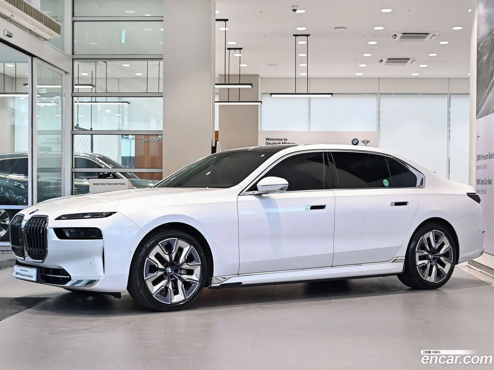BMW I7 xDrive 60 Design Pure Excellence 2023 - фотография 6547