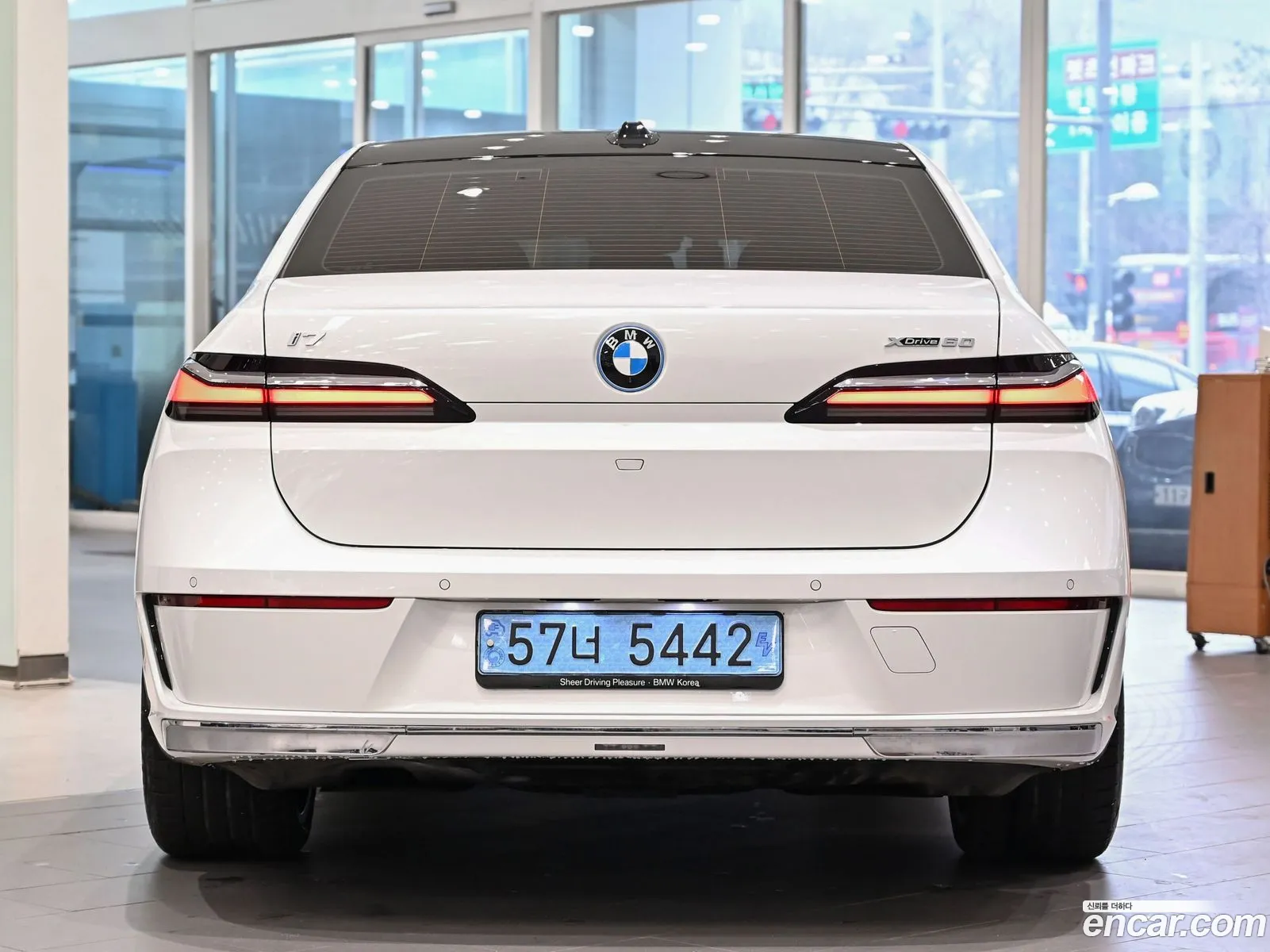 BMW I7 xDrive 60 Design Pure Excellence 2023 - фотография 6550