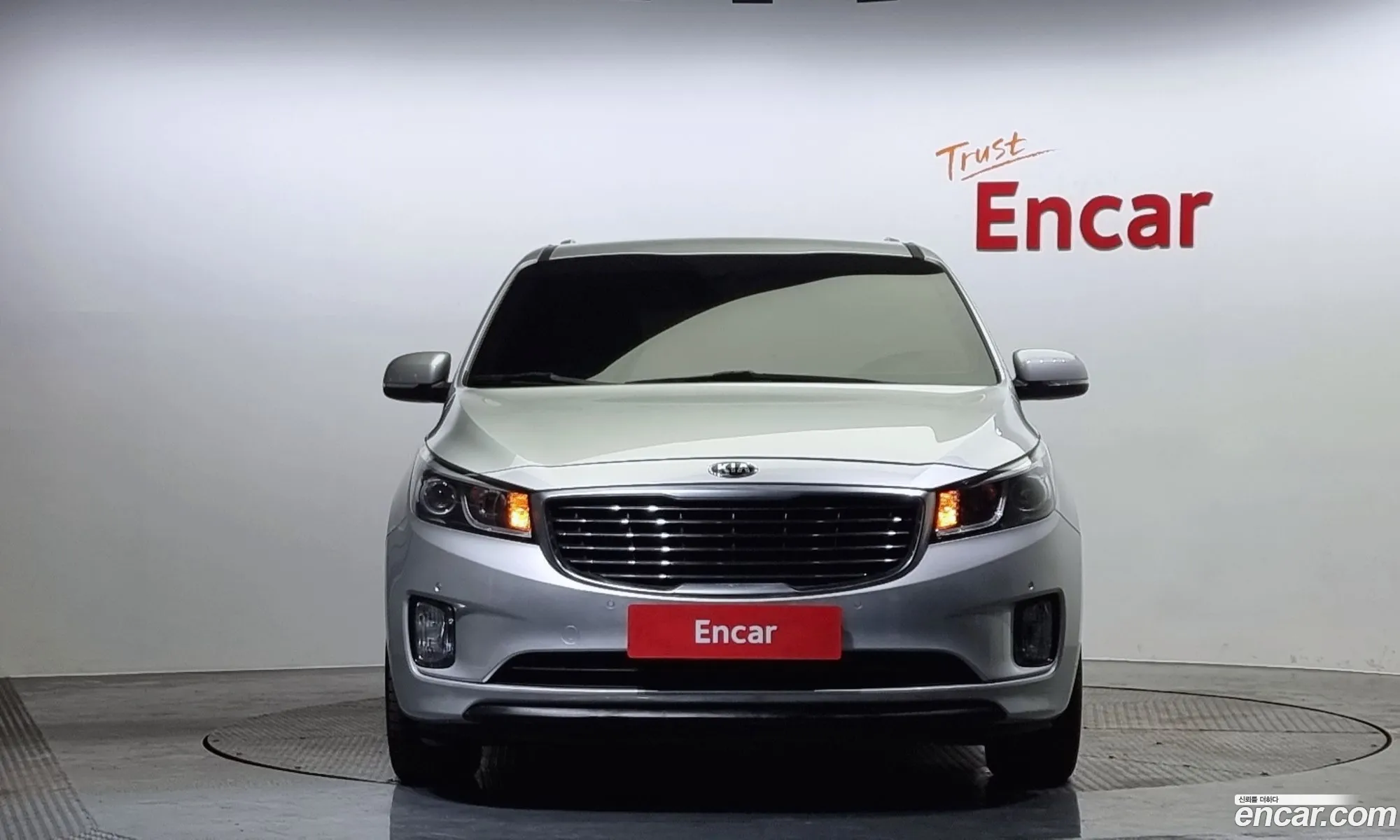 Kia Carnival 11-Seater Luxury 2016 - фотография 11273922