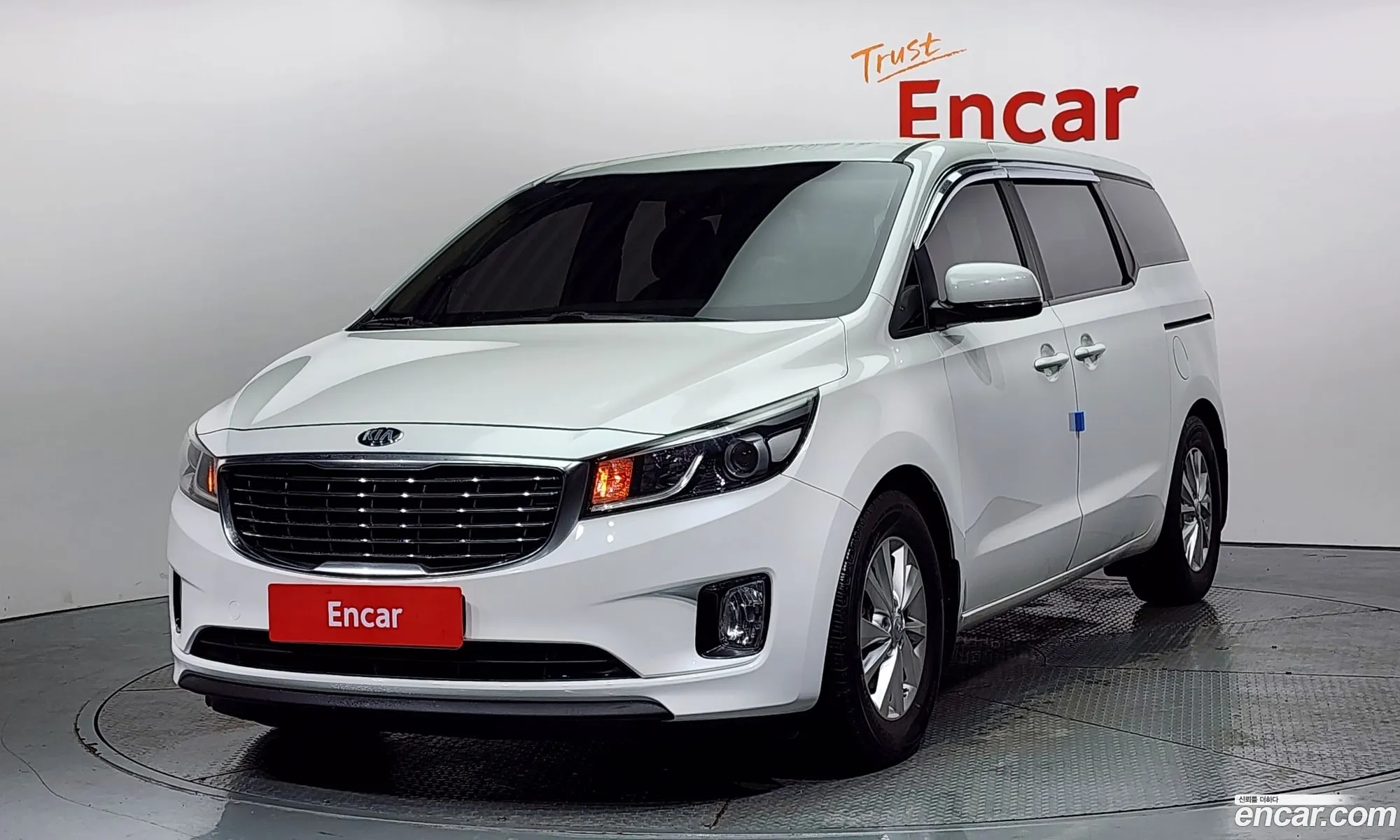 Kia All New Carnival 11-Seater Deluxe - фотография 12399539