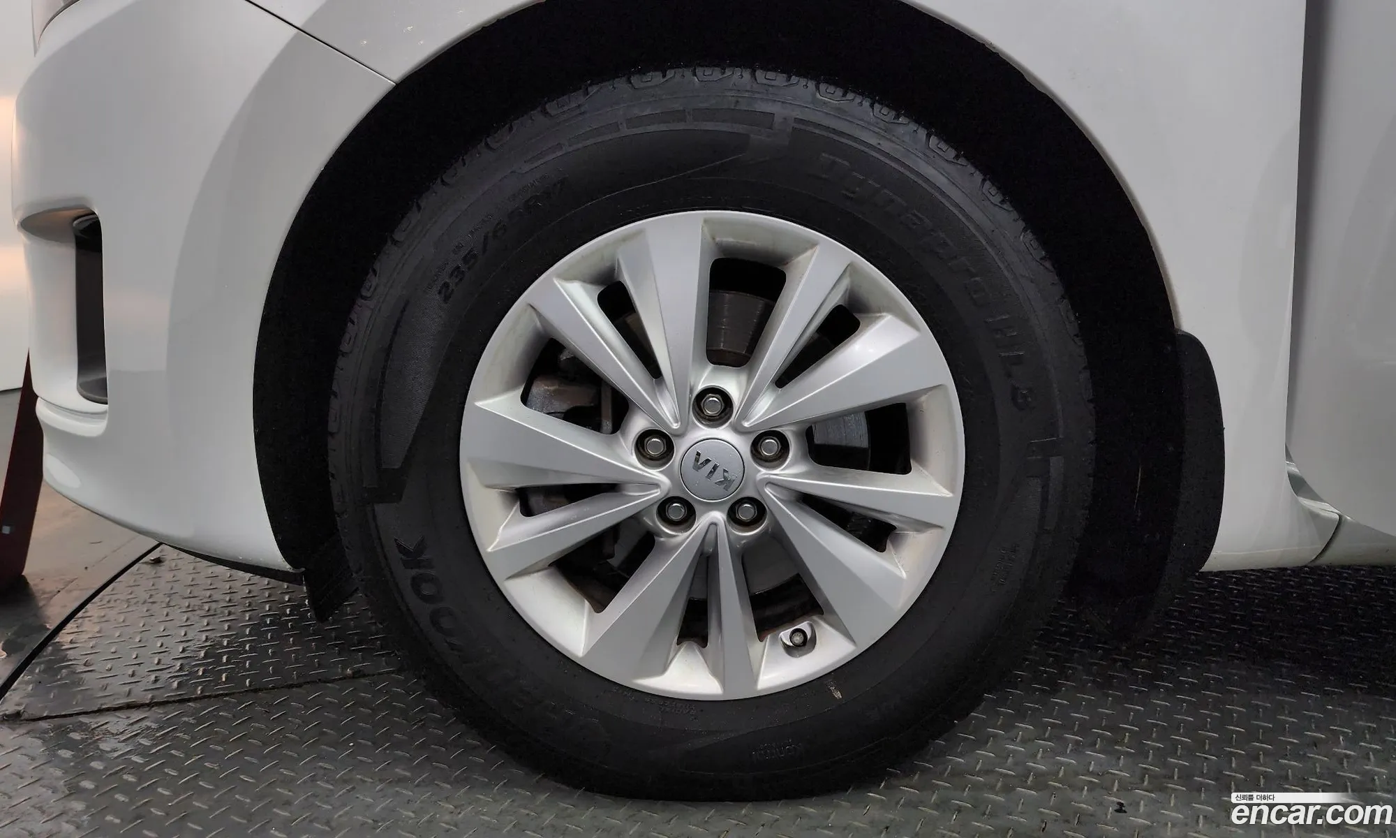 Kia All New Carnival 11-Seater Deluxe - фотография 12399543