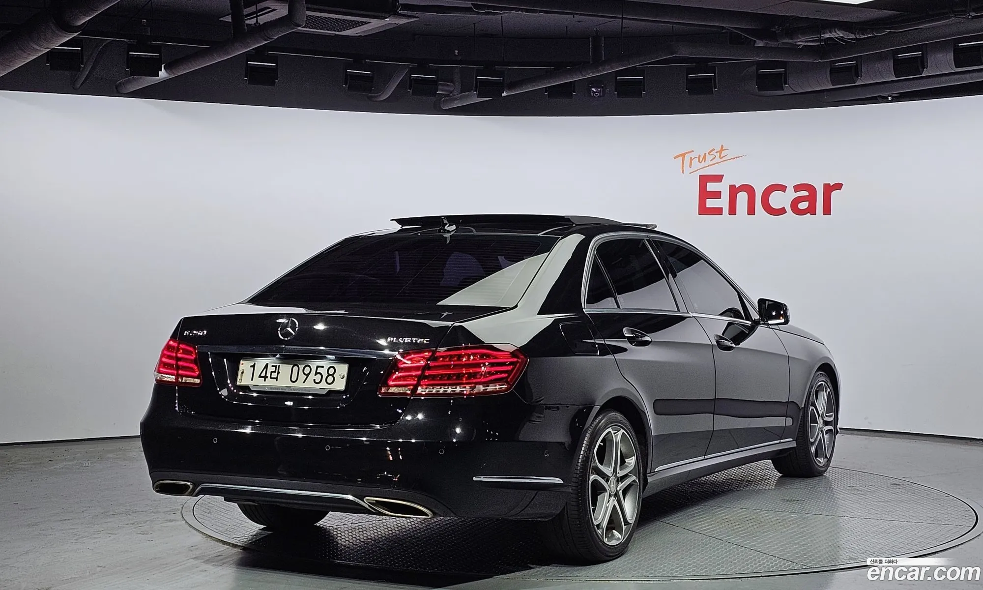 Mercedes-Benz E-Klasse E250 Bluetec 4Matic Avant Garde 2016 - фотография 12186220