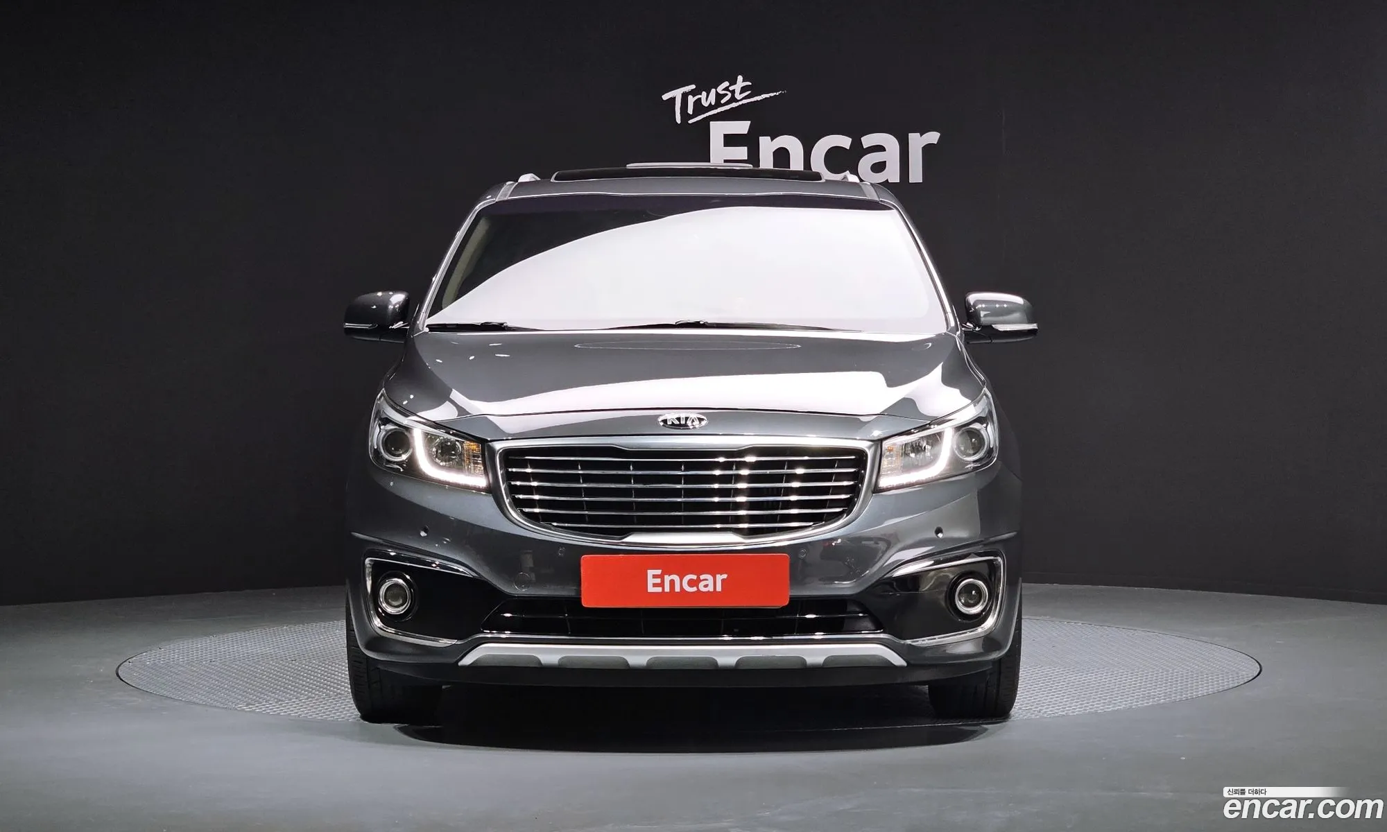 Kia Carnival 9-Seater Prestige 2015 - фотография 15635723