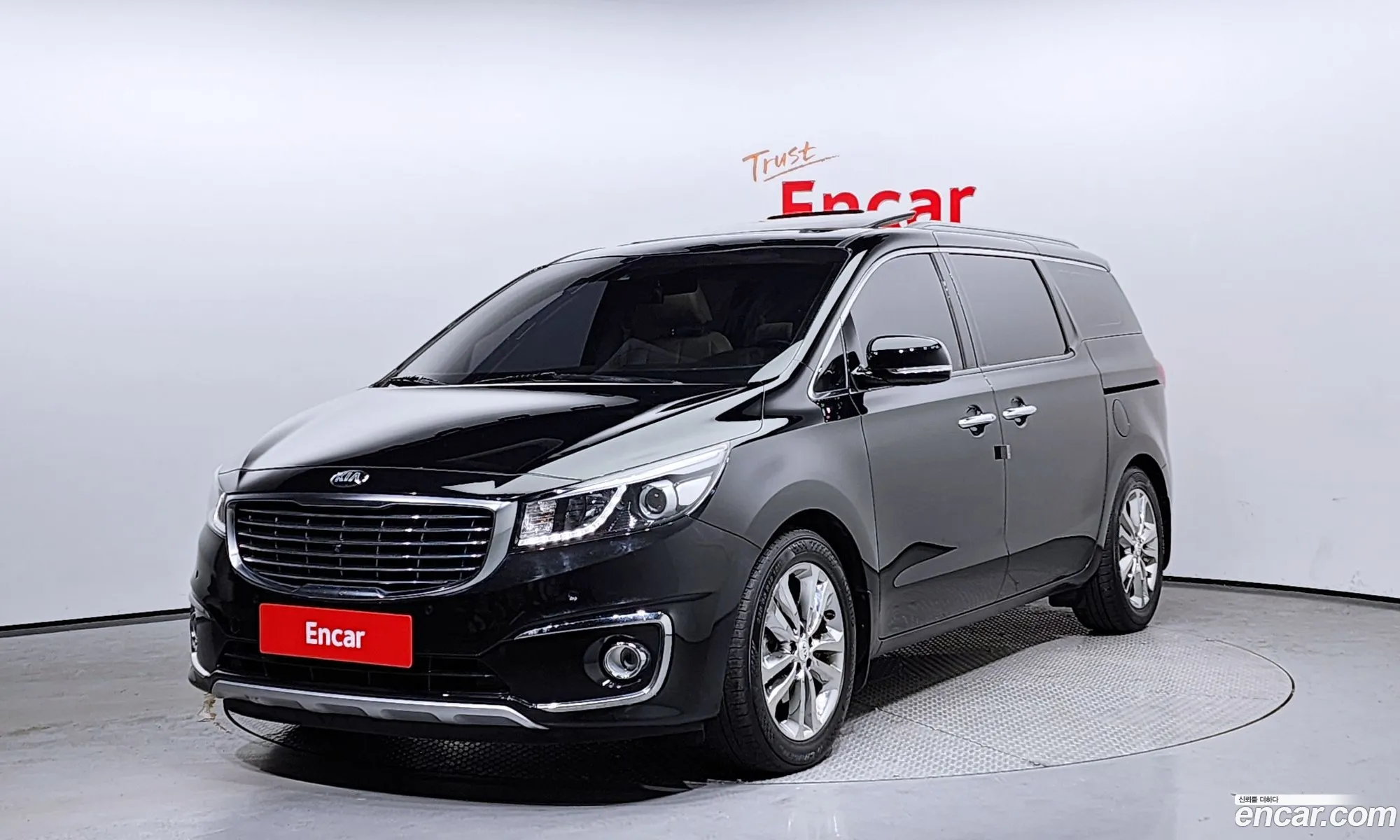Kia Carnival 9-Seater Noblesse 2016 - фотография 11812809
