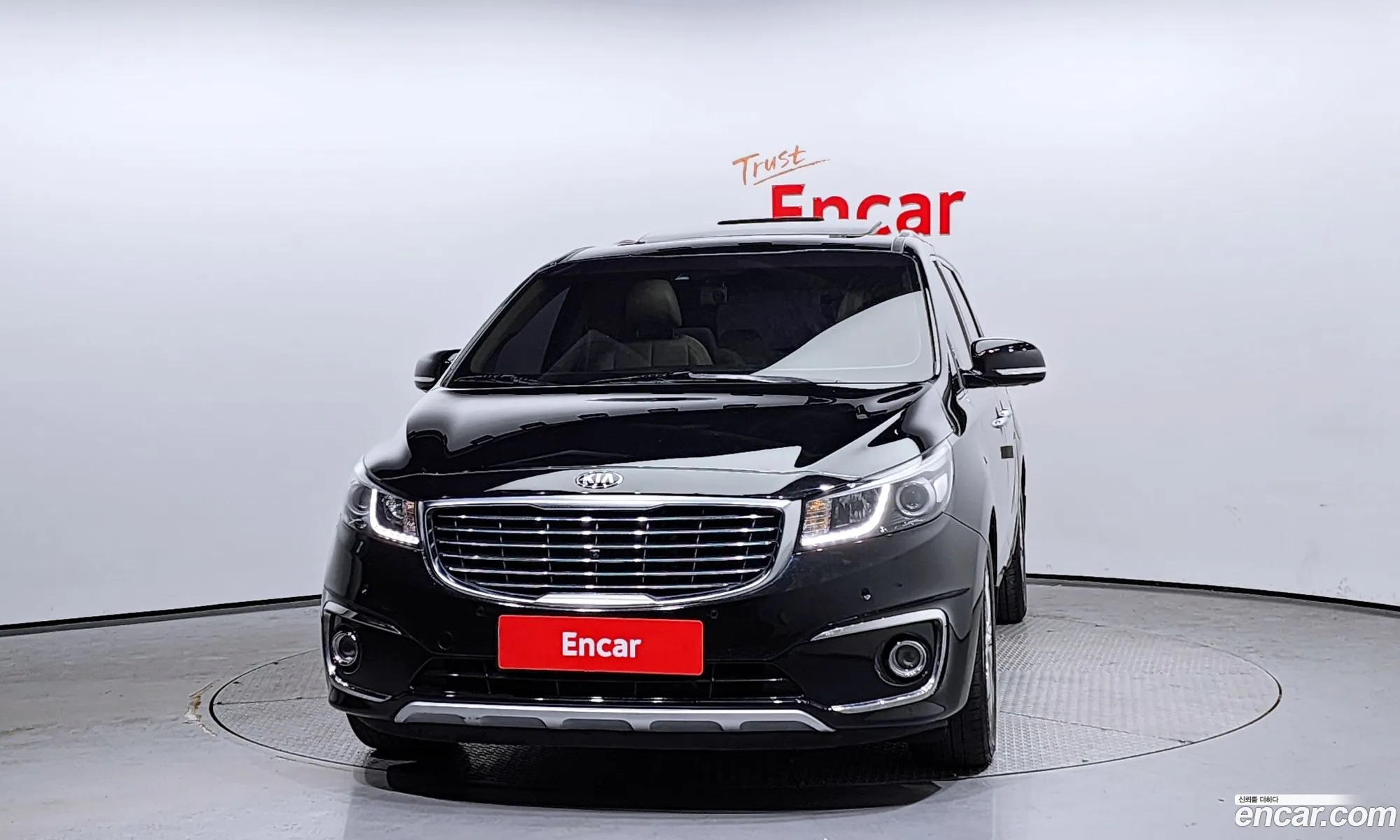 Kia Carnival 9-Seater Noblesse 2016 - фотография 11812811