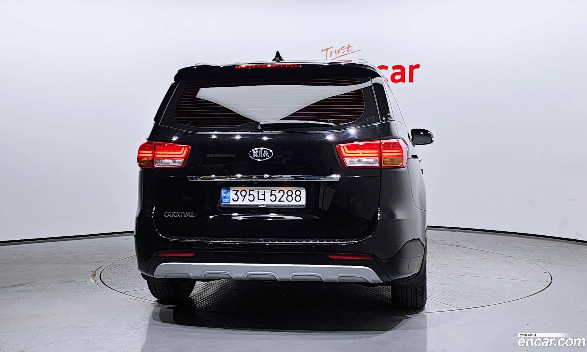 Kia Carnival 9-Seater Noblesse 2016 - фотография 11812812