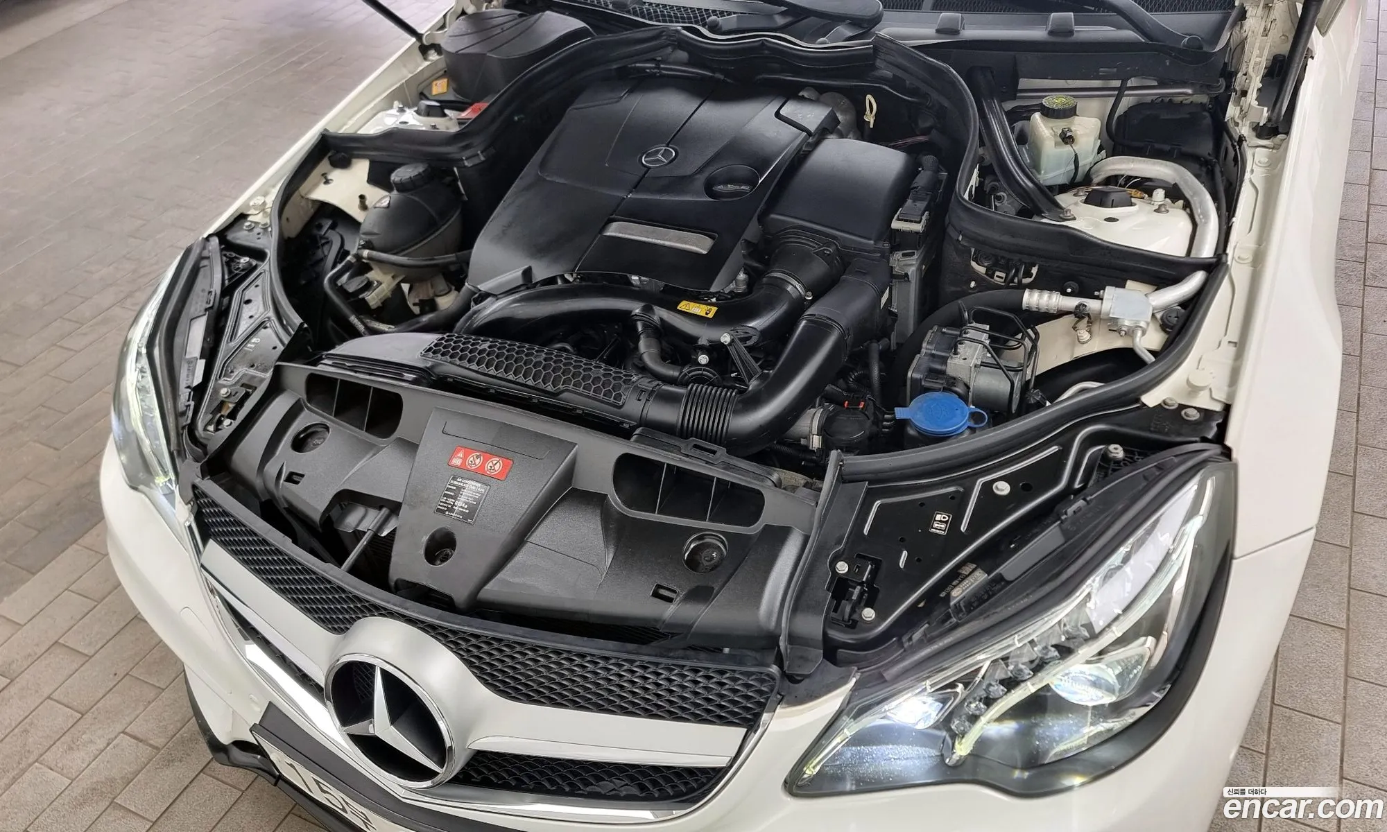 Mercedes-Benz E-Klasse E200 Cabriolet 2016 - фотография 12679731