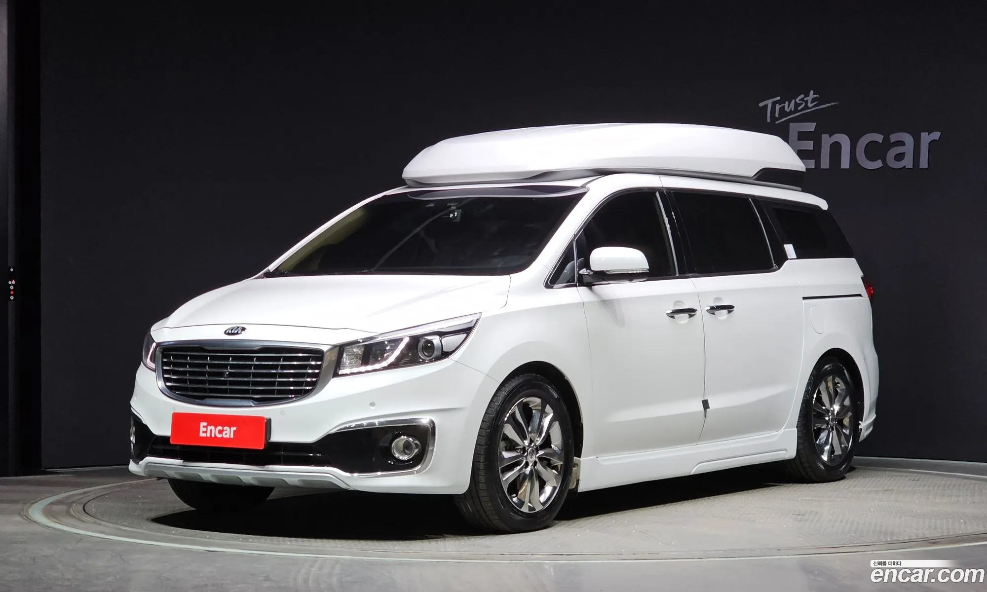 Kia Carnival 9-Seater High Limousine 2016 - фотография 19856117