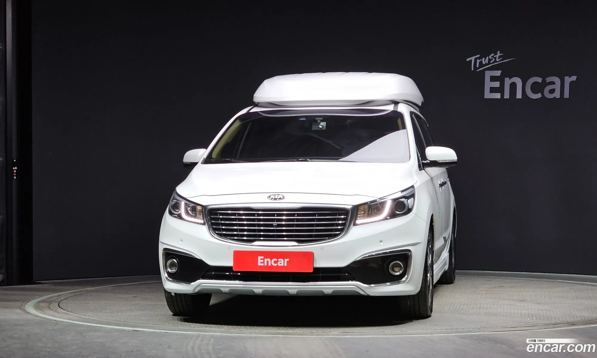 Kia Carnival 9-Seater High Limousine 2016 - фотография 19856119