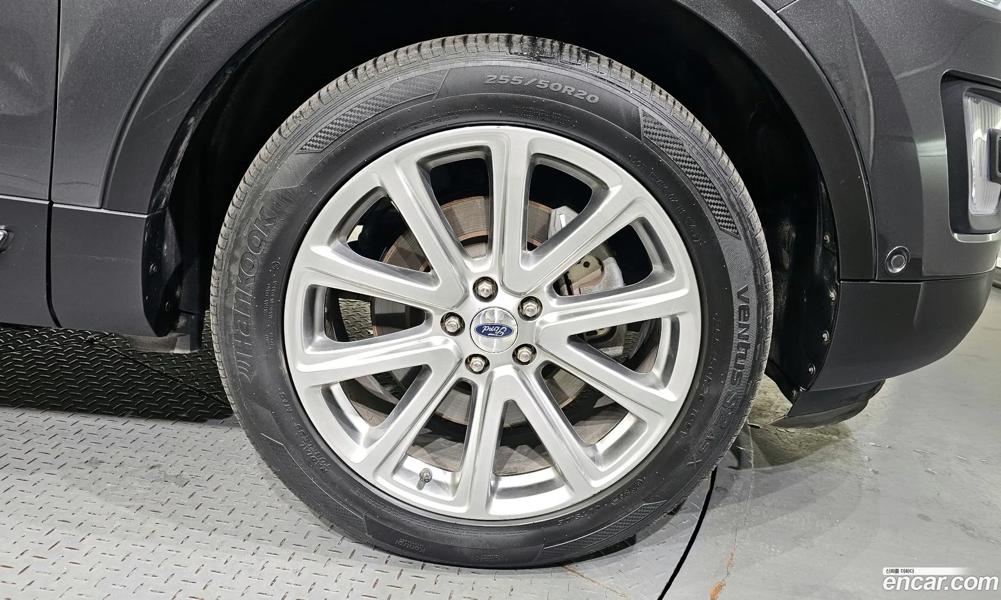 Ford Explorer 23 Limited 4Wd 2017 - фотография 14376476