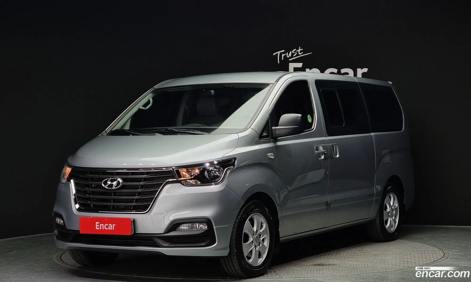 Hyundai Starex Wagon 12-Seater 2019 - фотография 16953519