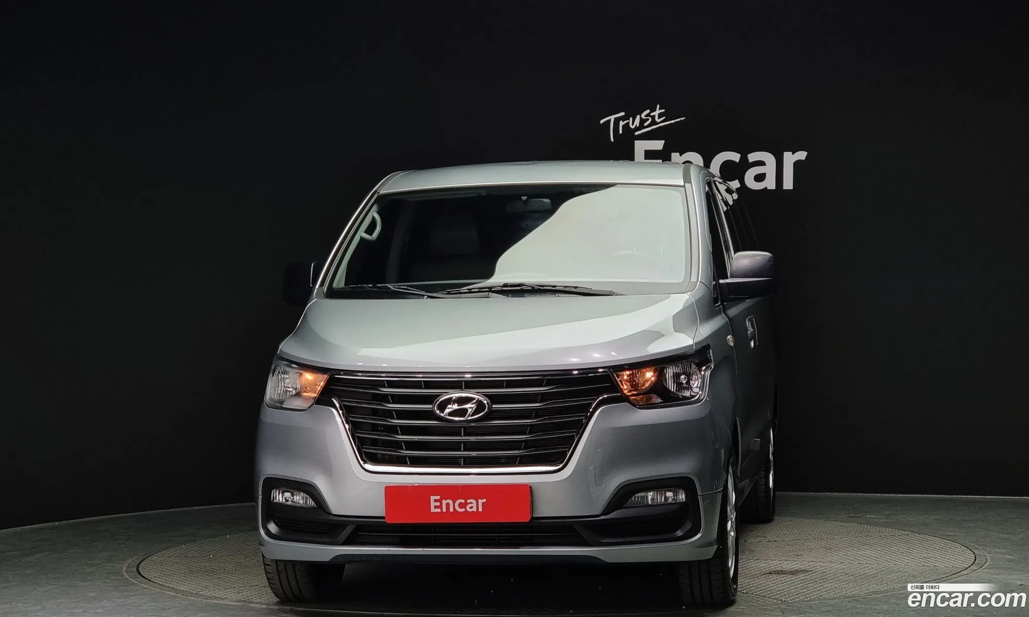 Hyundai Starex Wagon 12-Seater 2019 - фотография 16953522