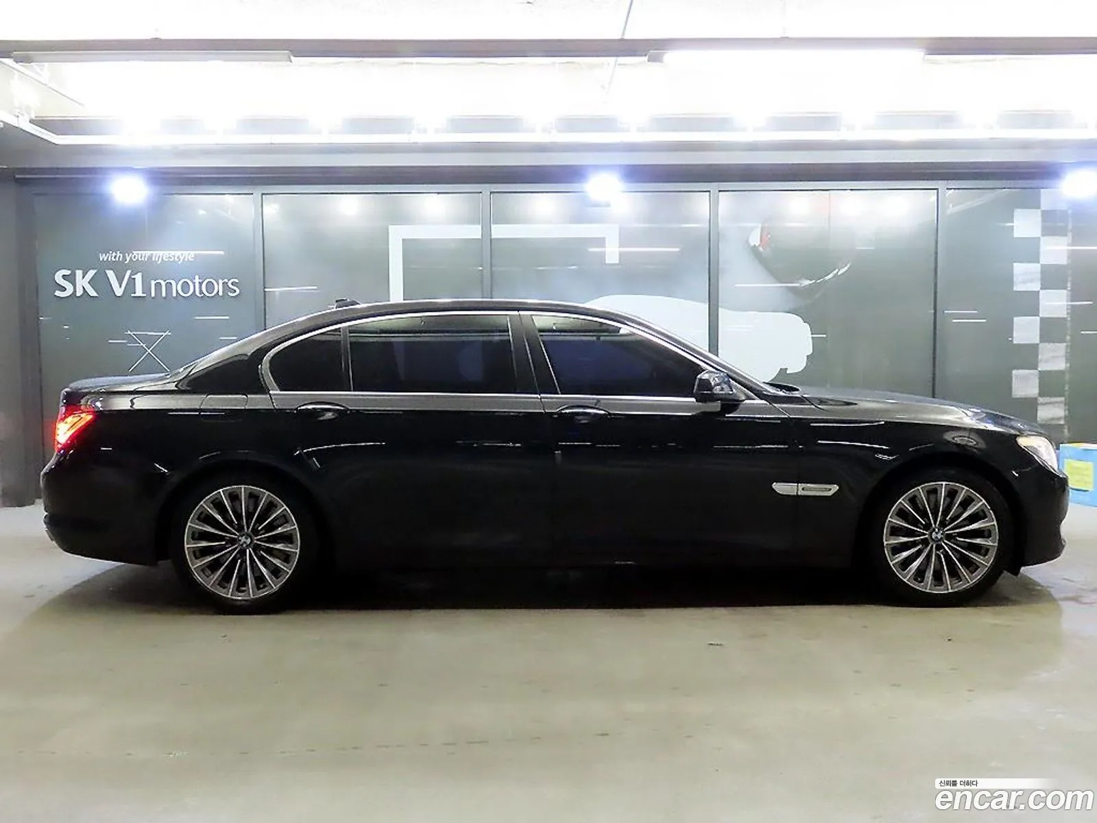 BMW 7Er V F01F02F04 750Li 2012 - фотография 333488
