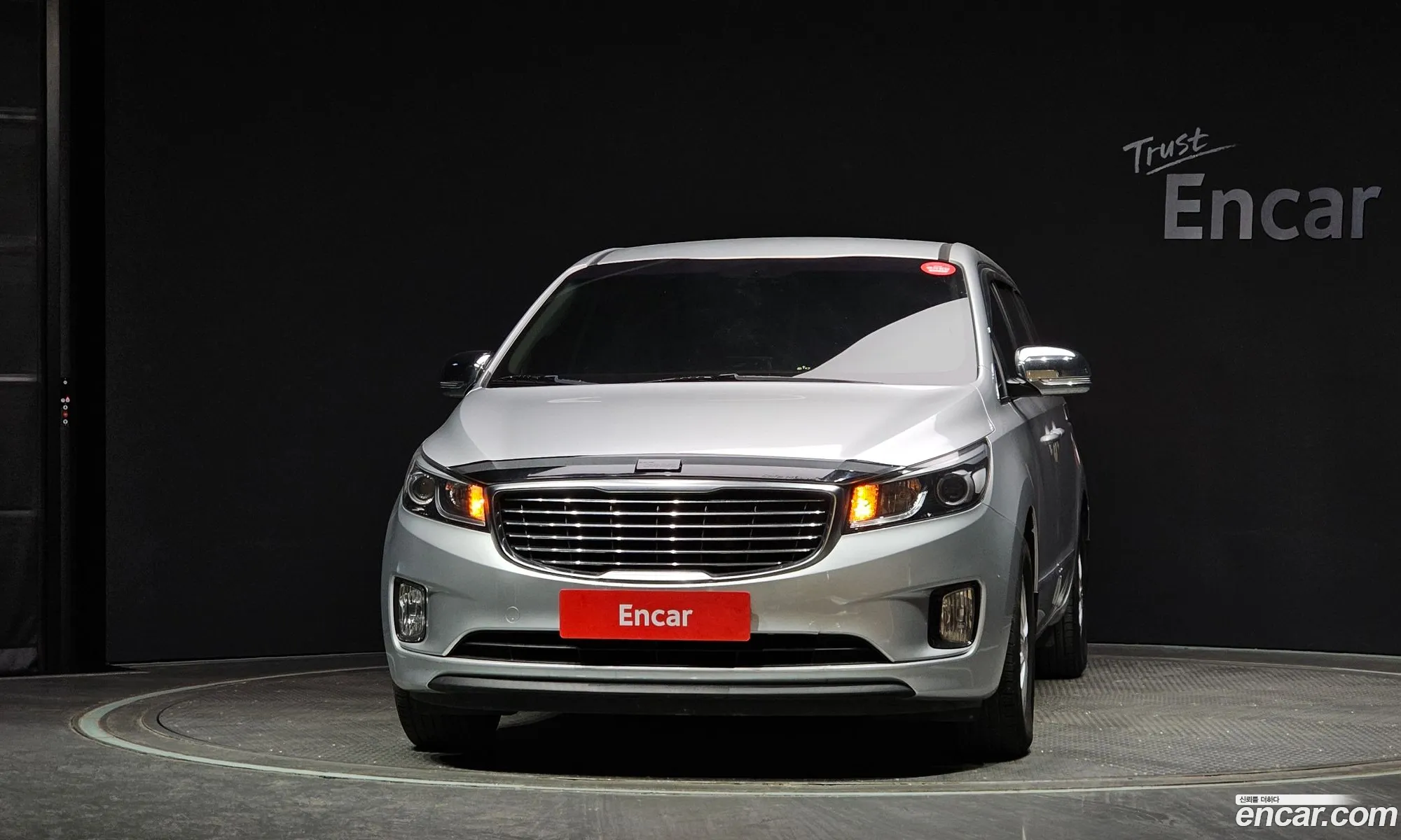 Kia Carnival 11-Seater Deluxe 2017 - фотография 12625313