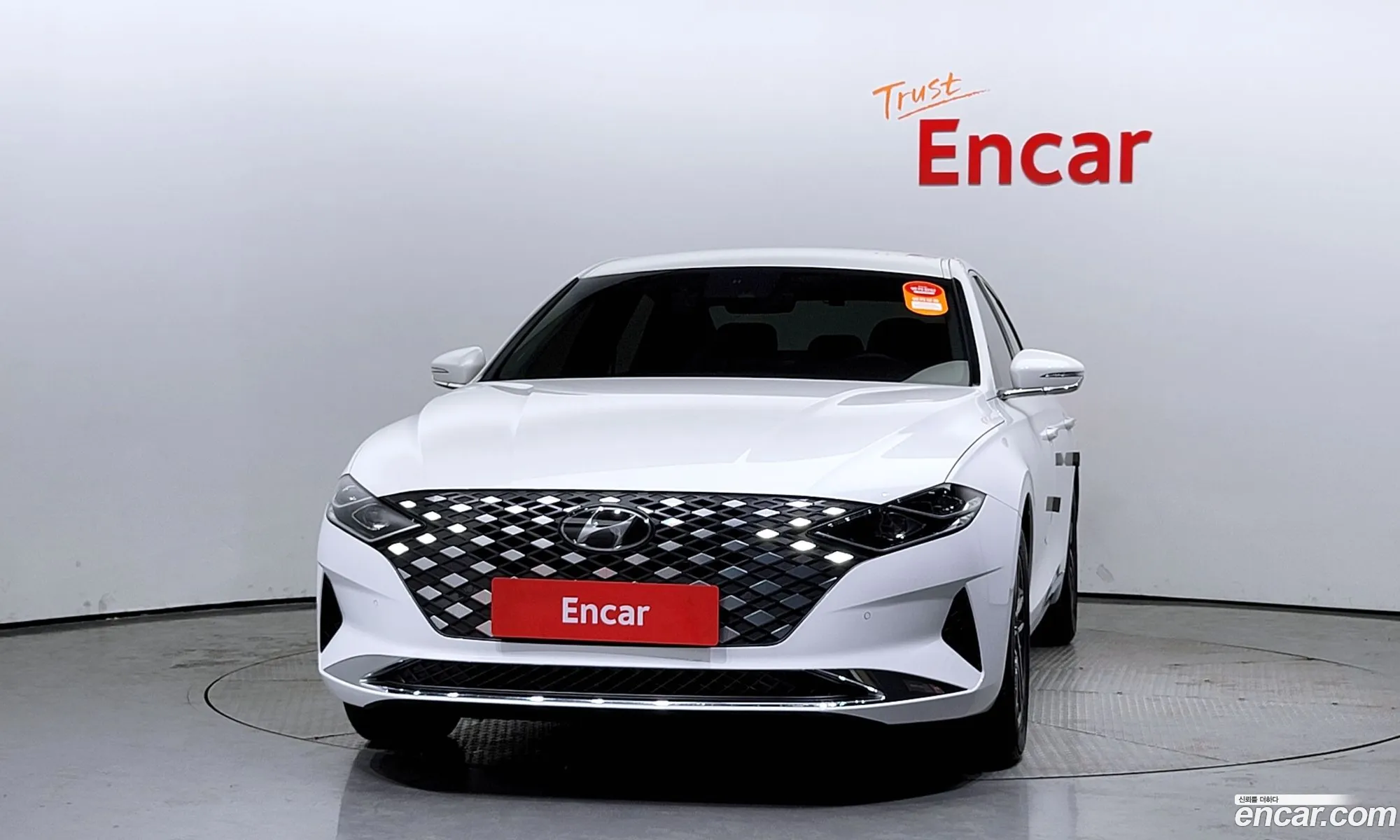 Hyundai The New Grandeur Ig 30 Lpi Rental Car Premium - фотография 12361692
