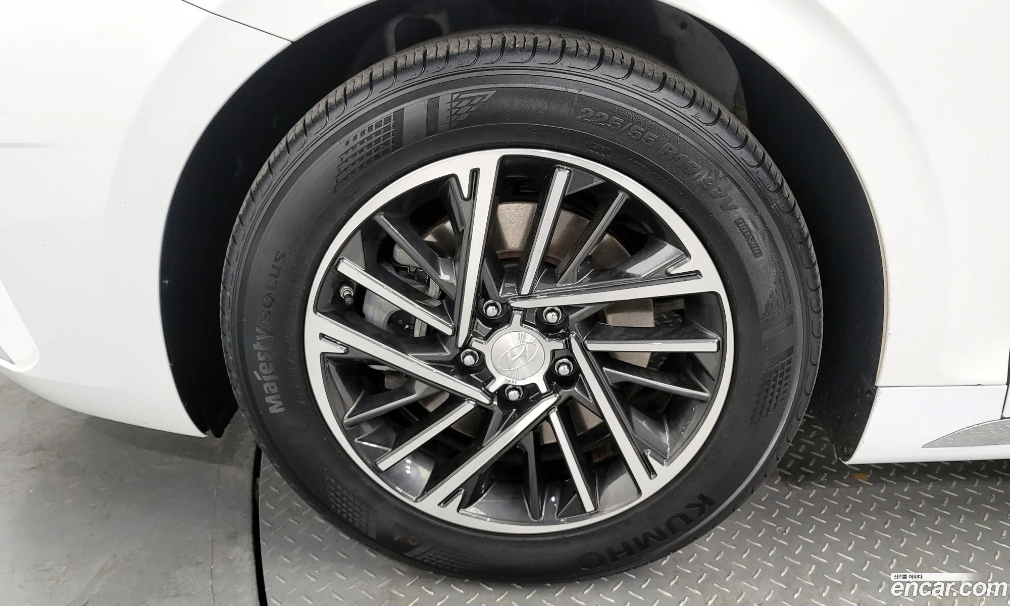 Hyundai The New Grandeur Ig 30 Lpi Rental Car Premium - фотография 12361694
