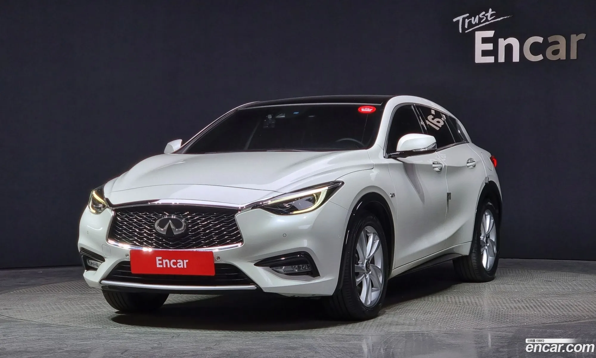 Infiniti Q30 Q30 20 Essential 2019 - фотография 3794675