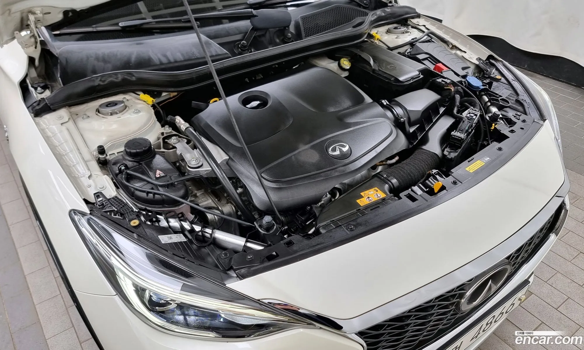 Infiniti Q30 Q30 20 Essential 2019 - фотография 3794680