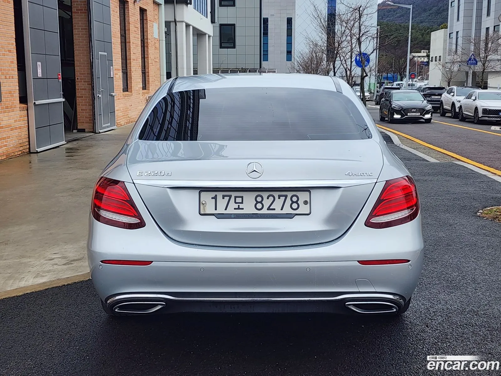 Mercedes-Benz E-Klasse E220D 4Matic Exclusive 2017 - фотография 13191099