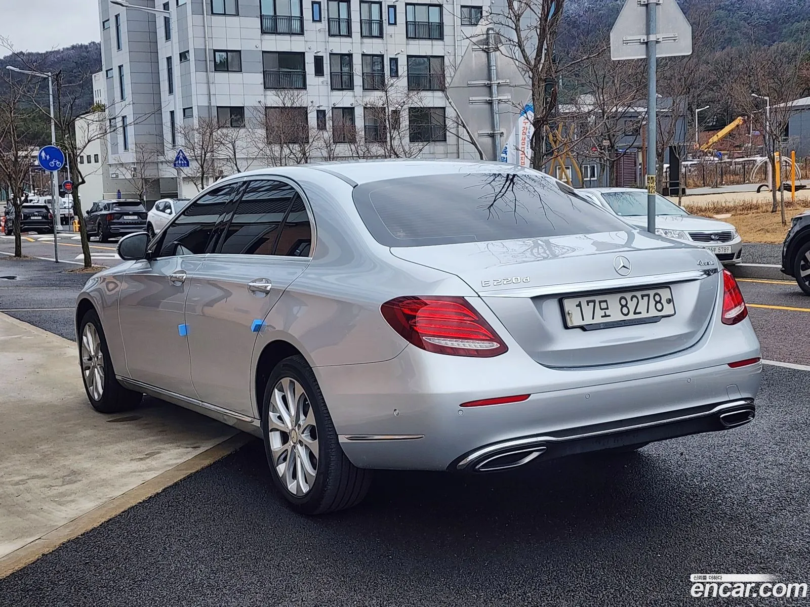 Mercedes-Benz E-Klasse E220D 4Matic Exclusive 2017 - фотография 13191100