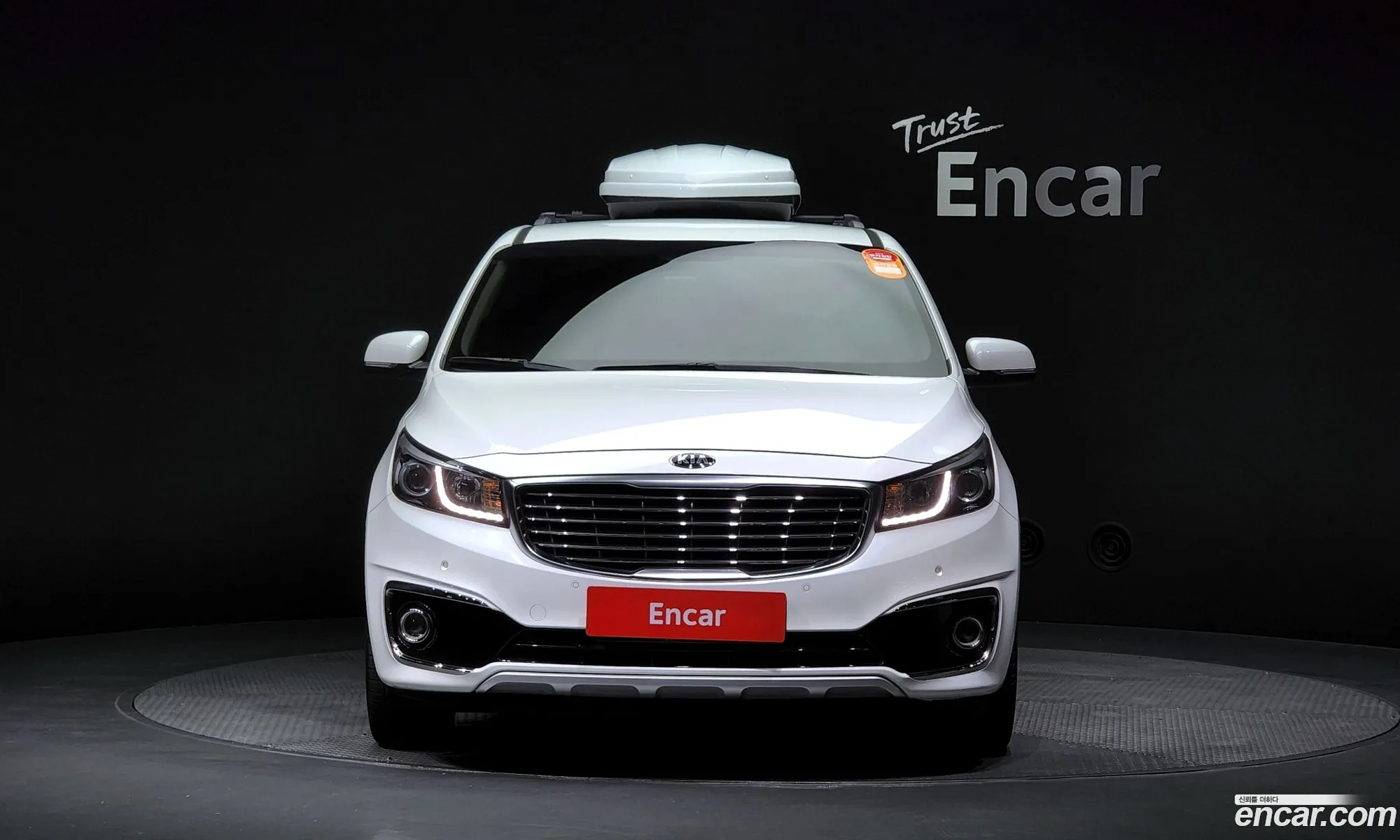 Kia Carnival 9-Seater Luxury 2016 - фотография 15718043