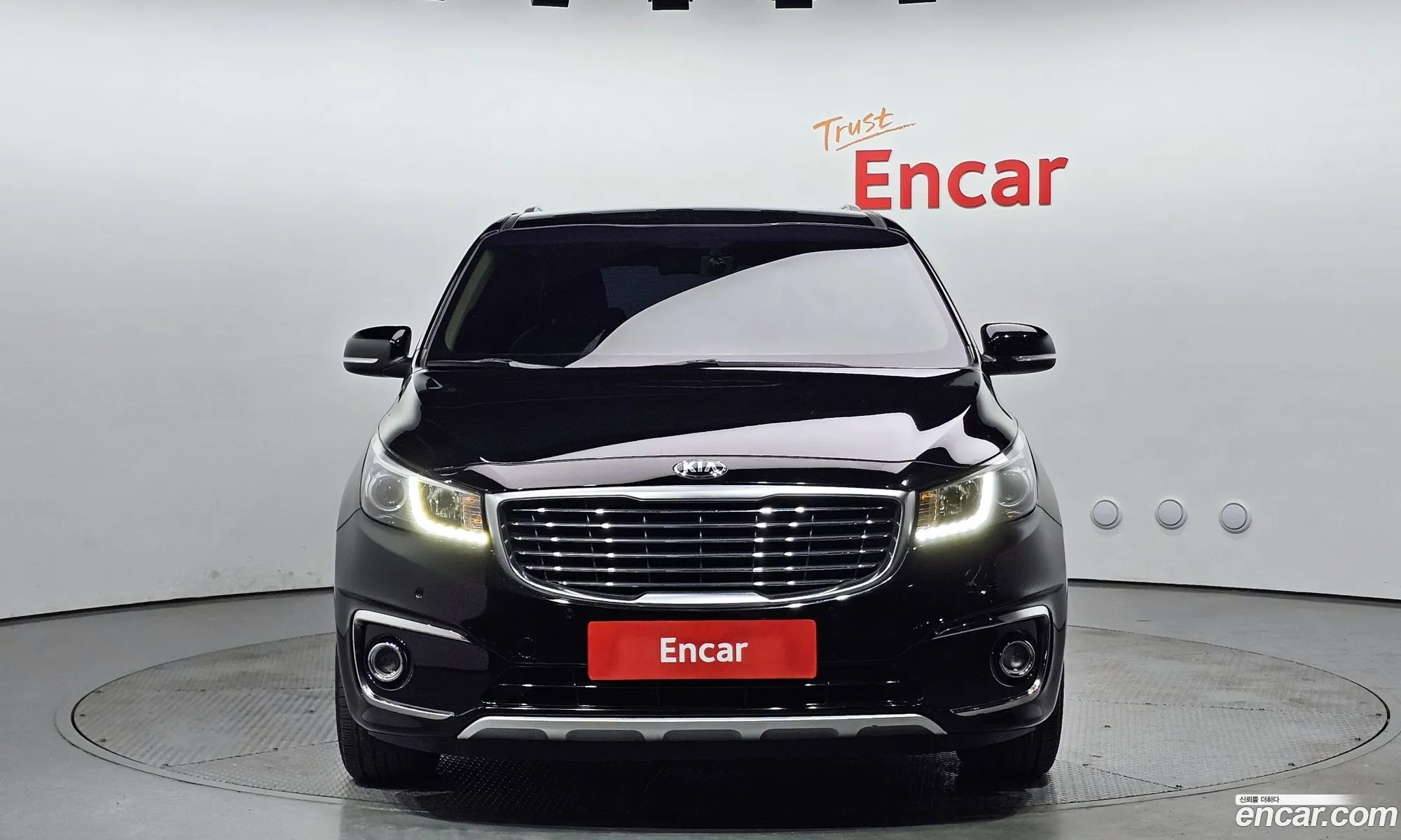 Kia Carnival 9-Seater Luxury 2018 - фотография 11327080