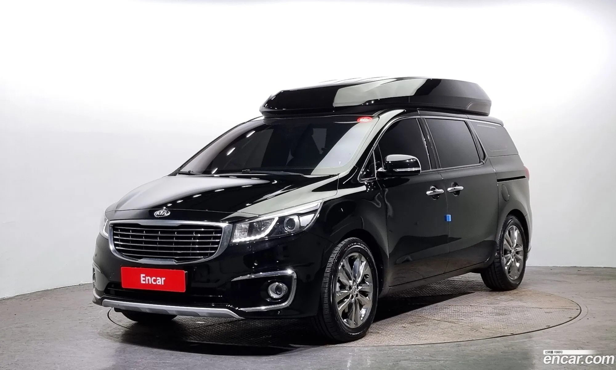 Kia Carnival 9-Seater High Limousine 2016 - фотография 11070748