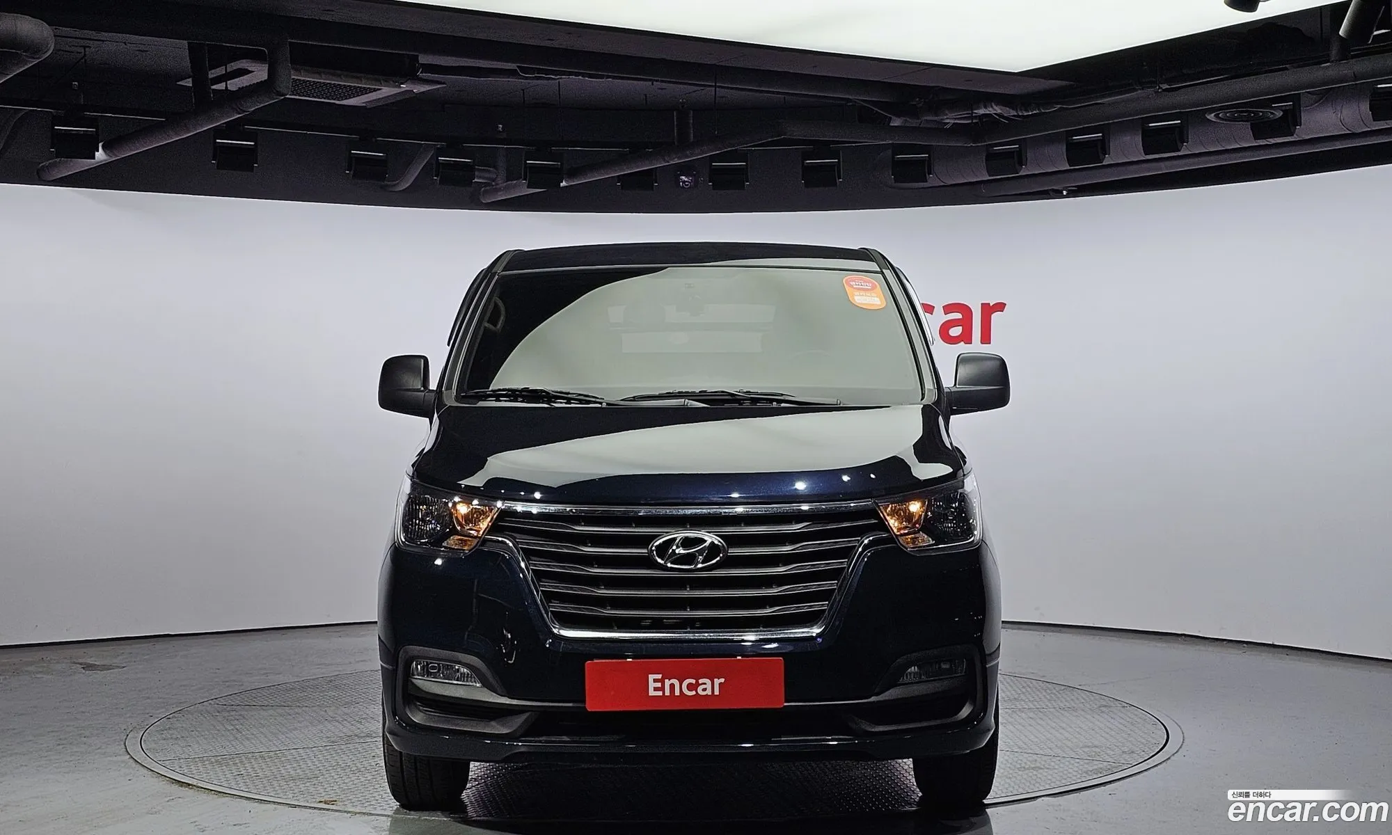 Hyundai Starex 5 Seater Van 2020 - фотография 12241404