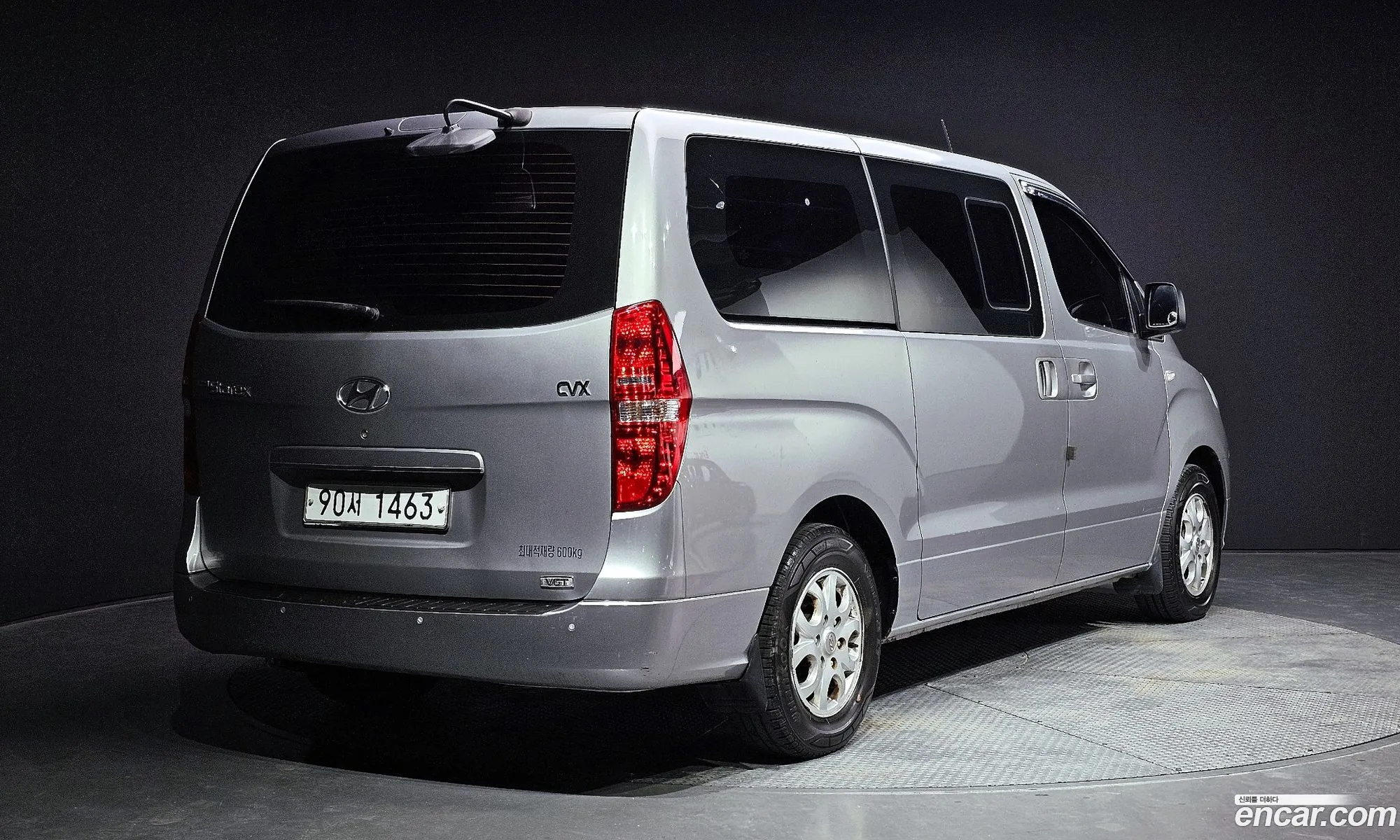 Hyundai Starex 5-Seater Van 2014 - фотография 12057229
